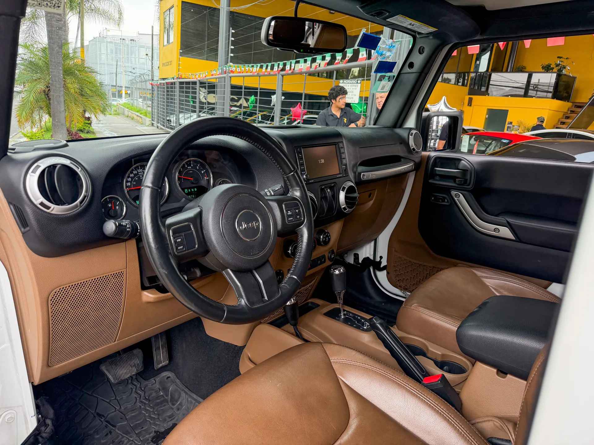 Car image 9