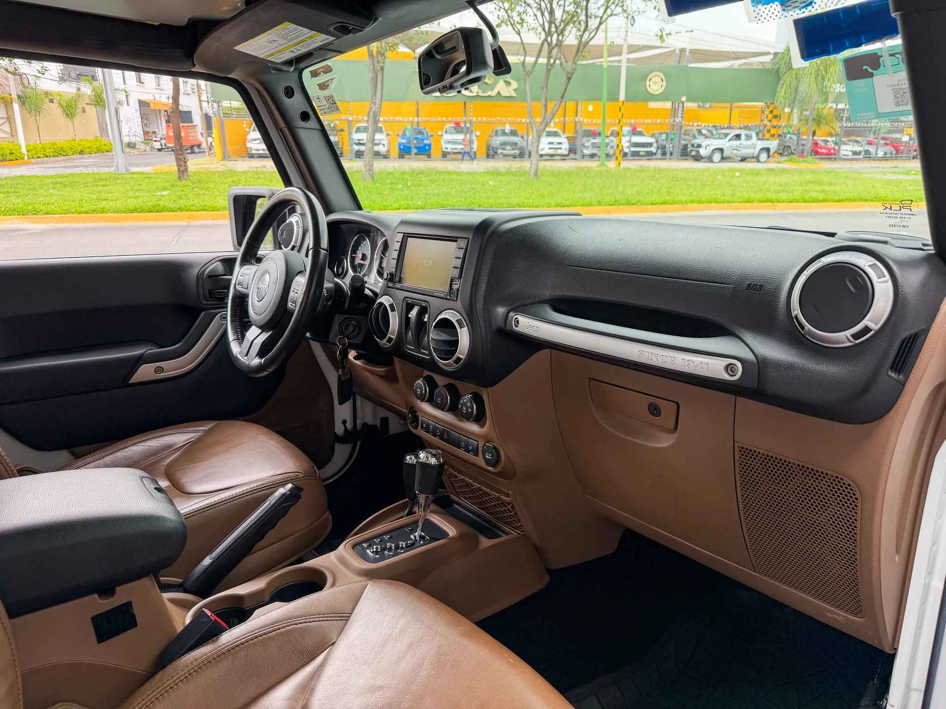 Car image 15