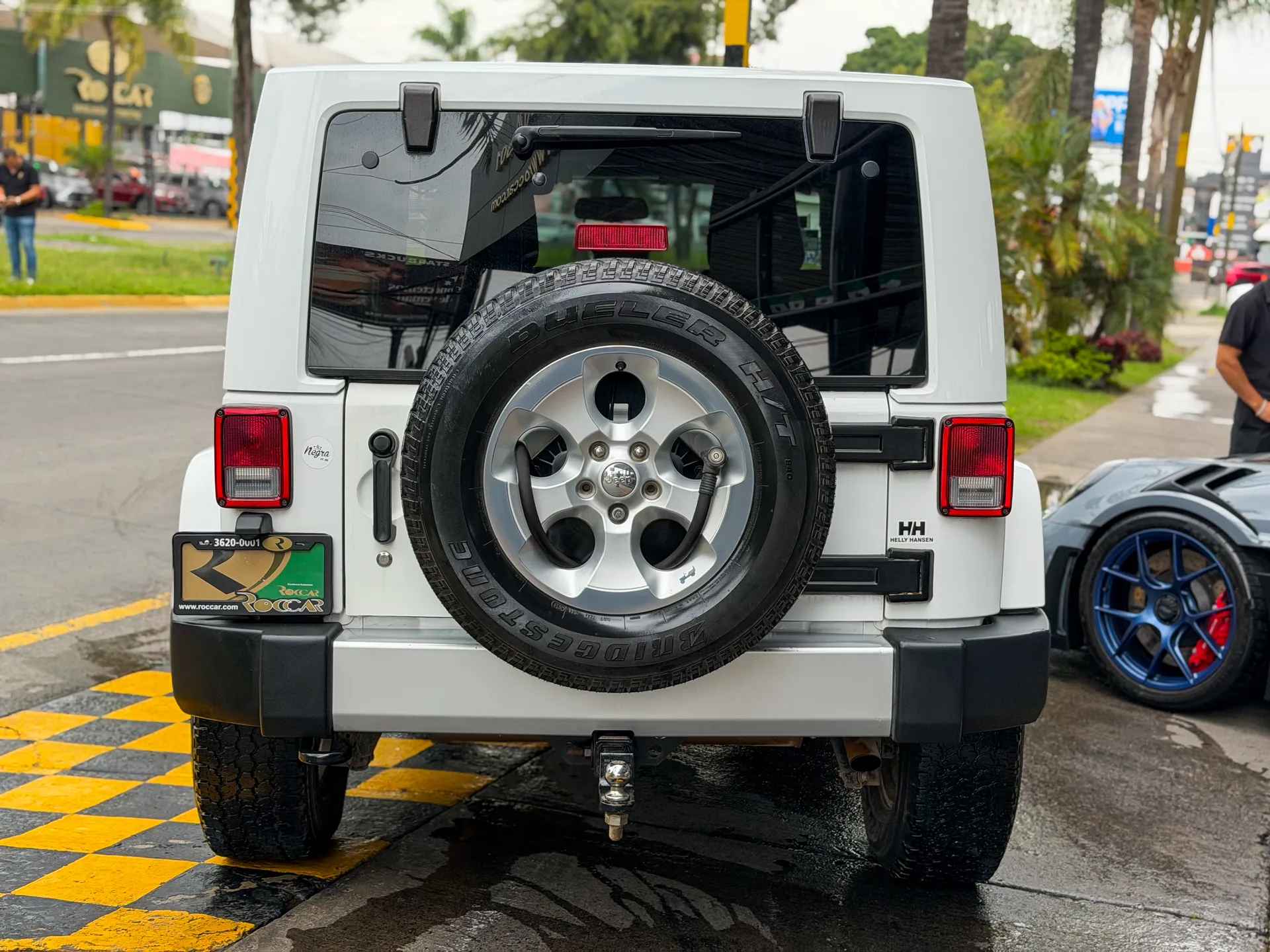 Car image 8