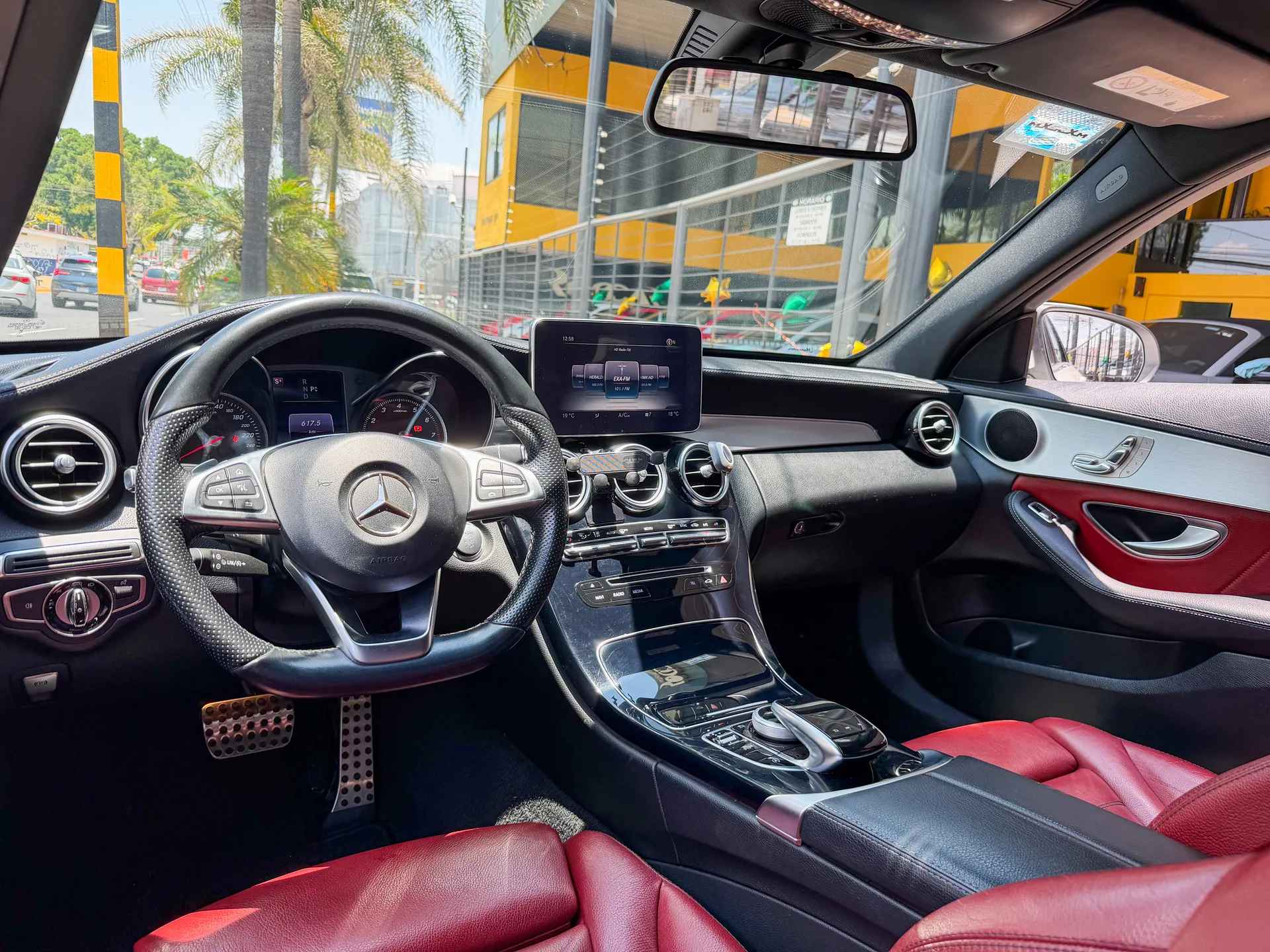 Car image 9