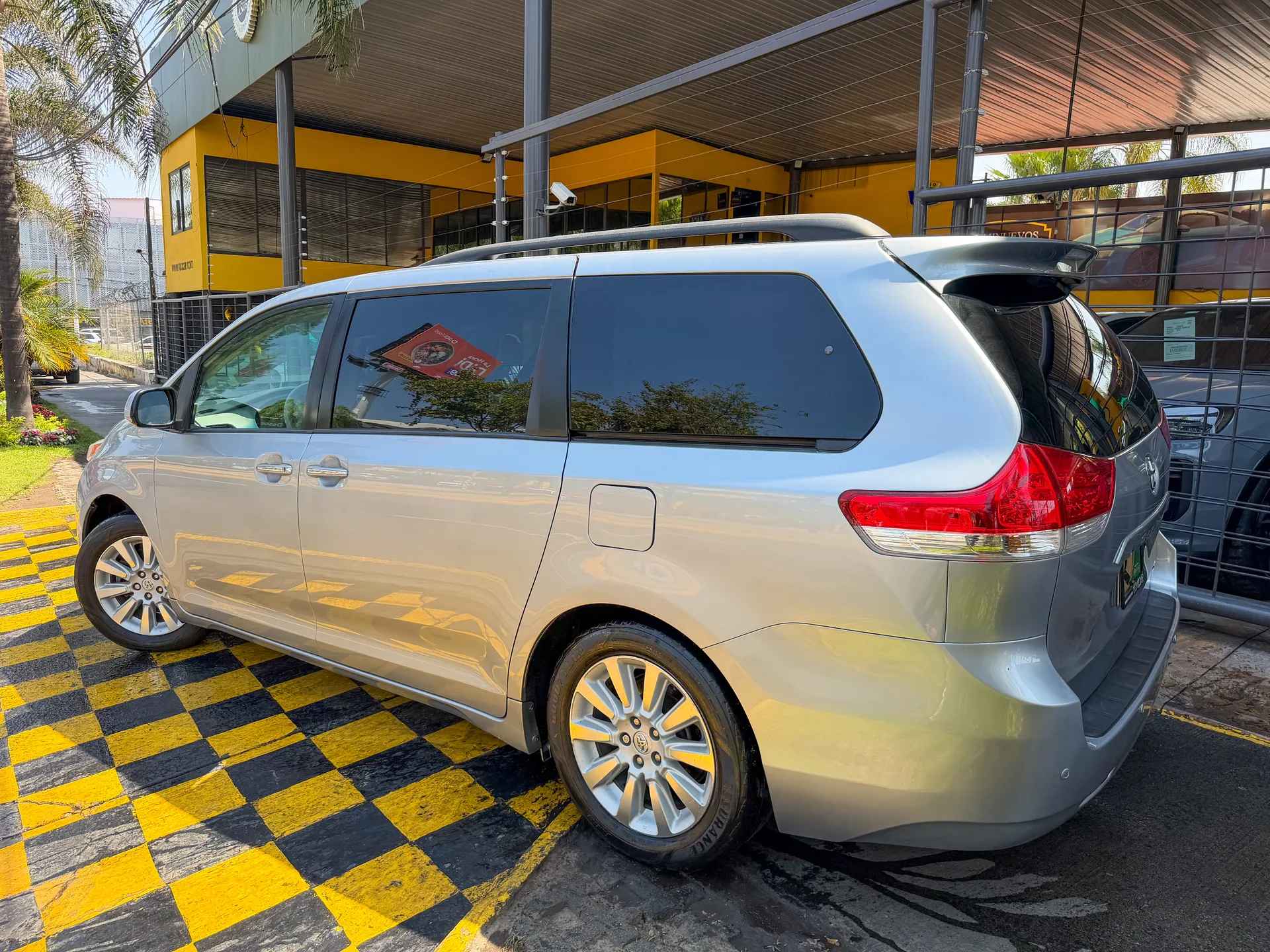 Car image 6