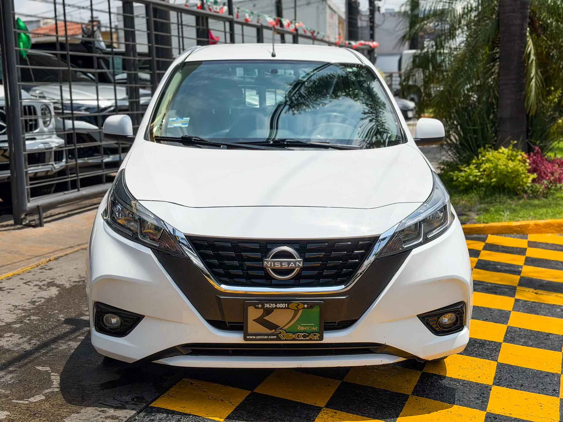 Car image 3