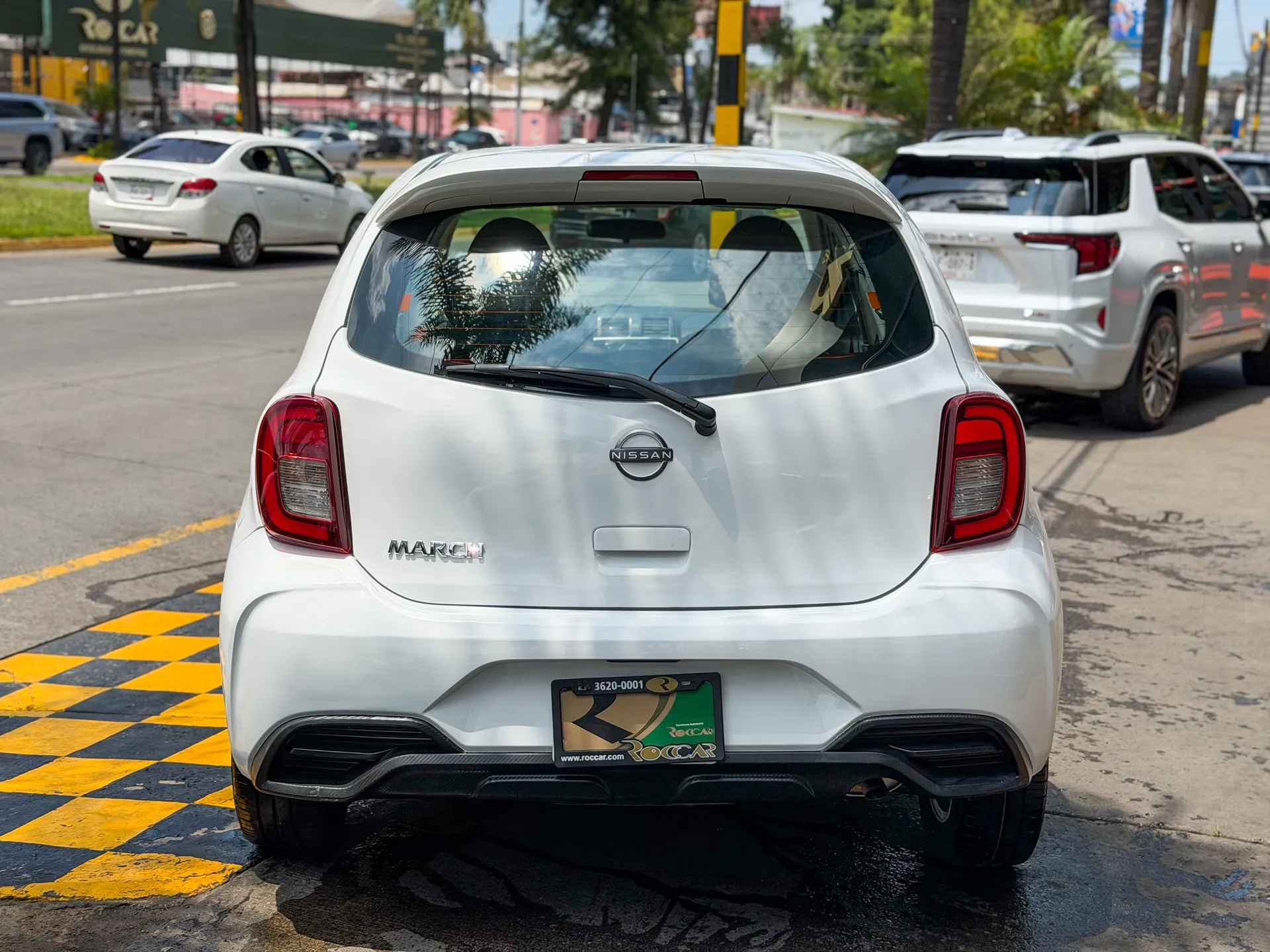 Car image 8