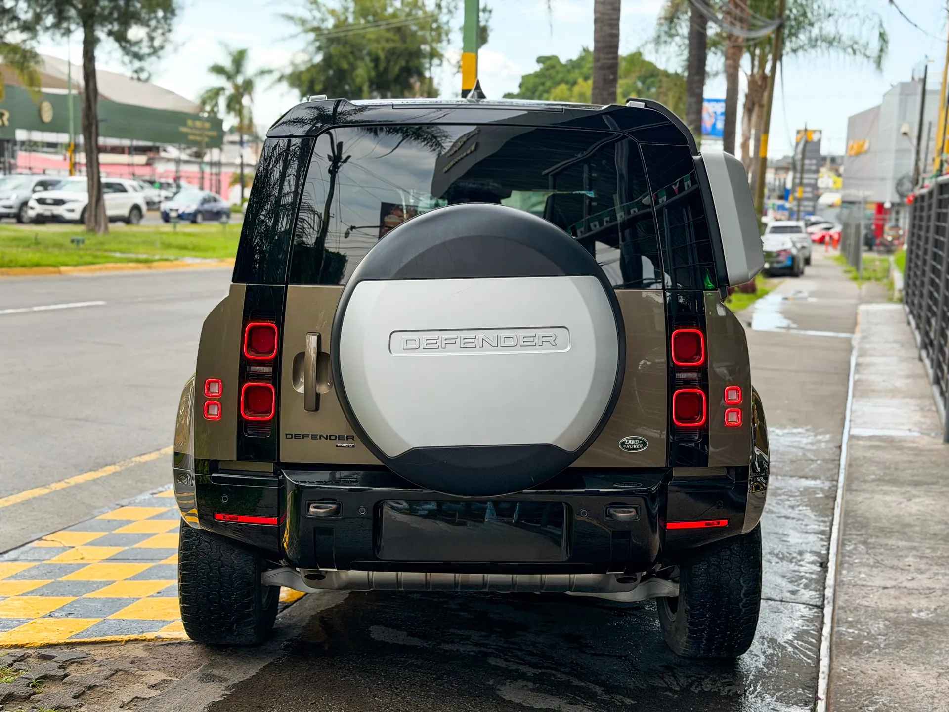 Car image 8