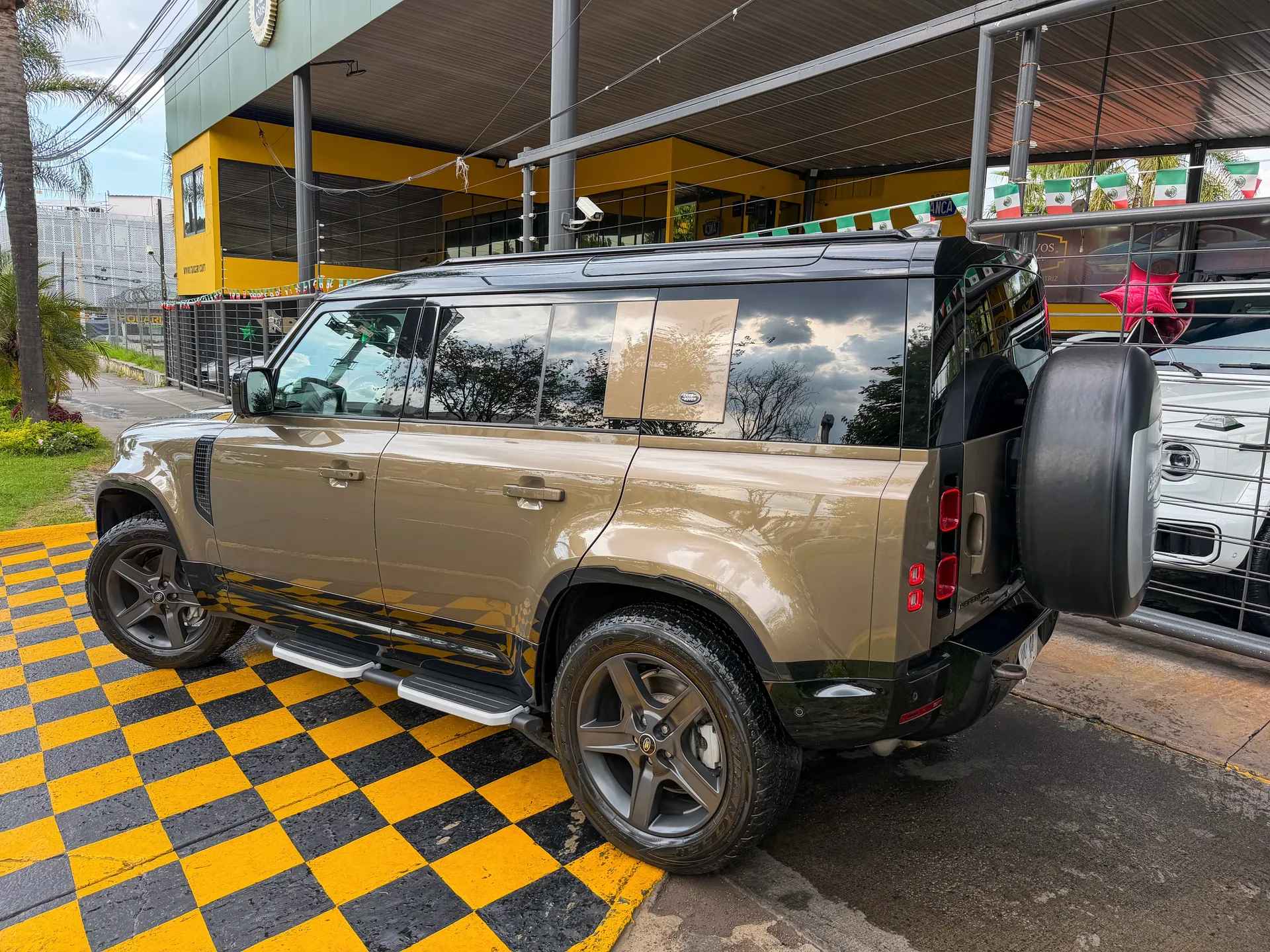 Car image 6
