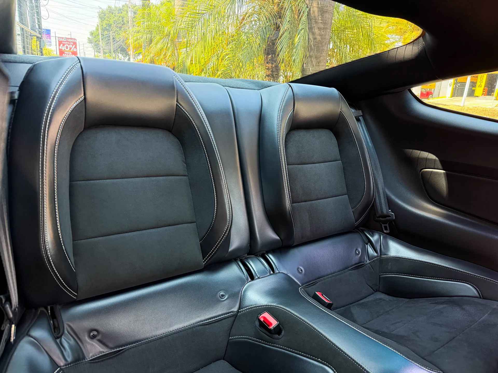 Car image 17