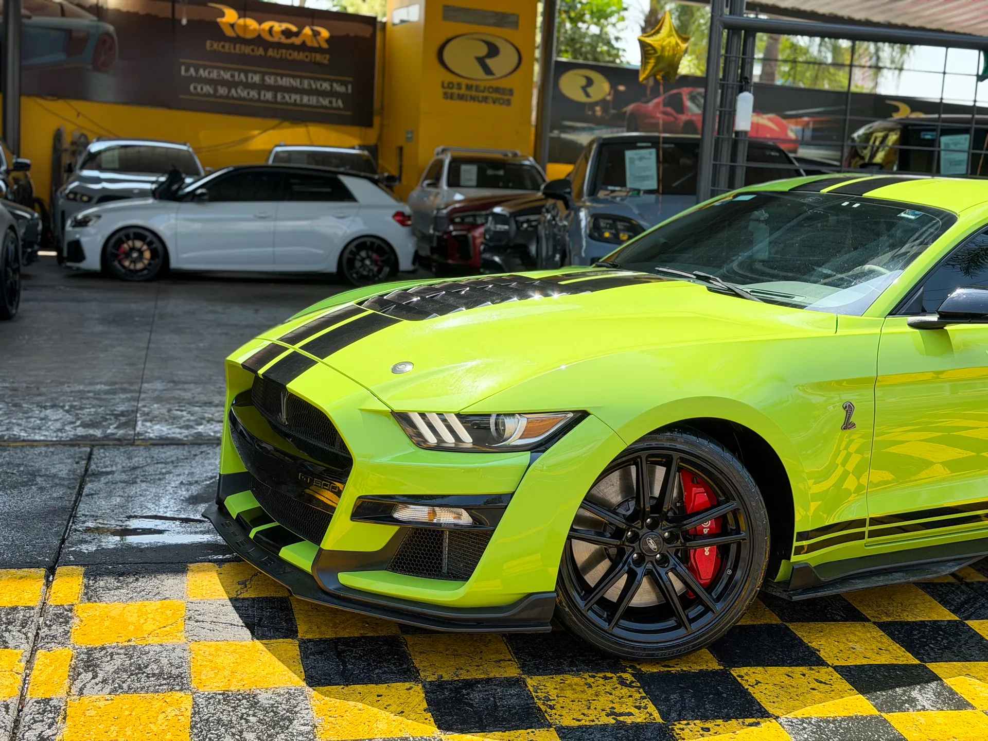 Car image 2