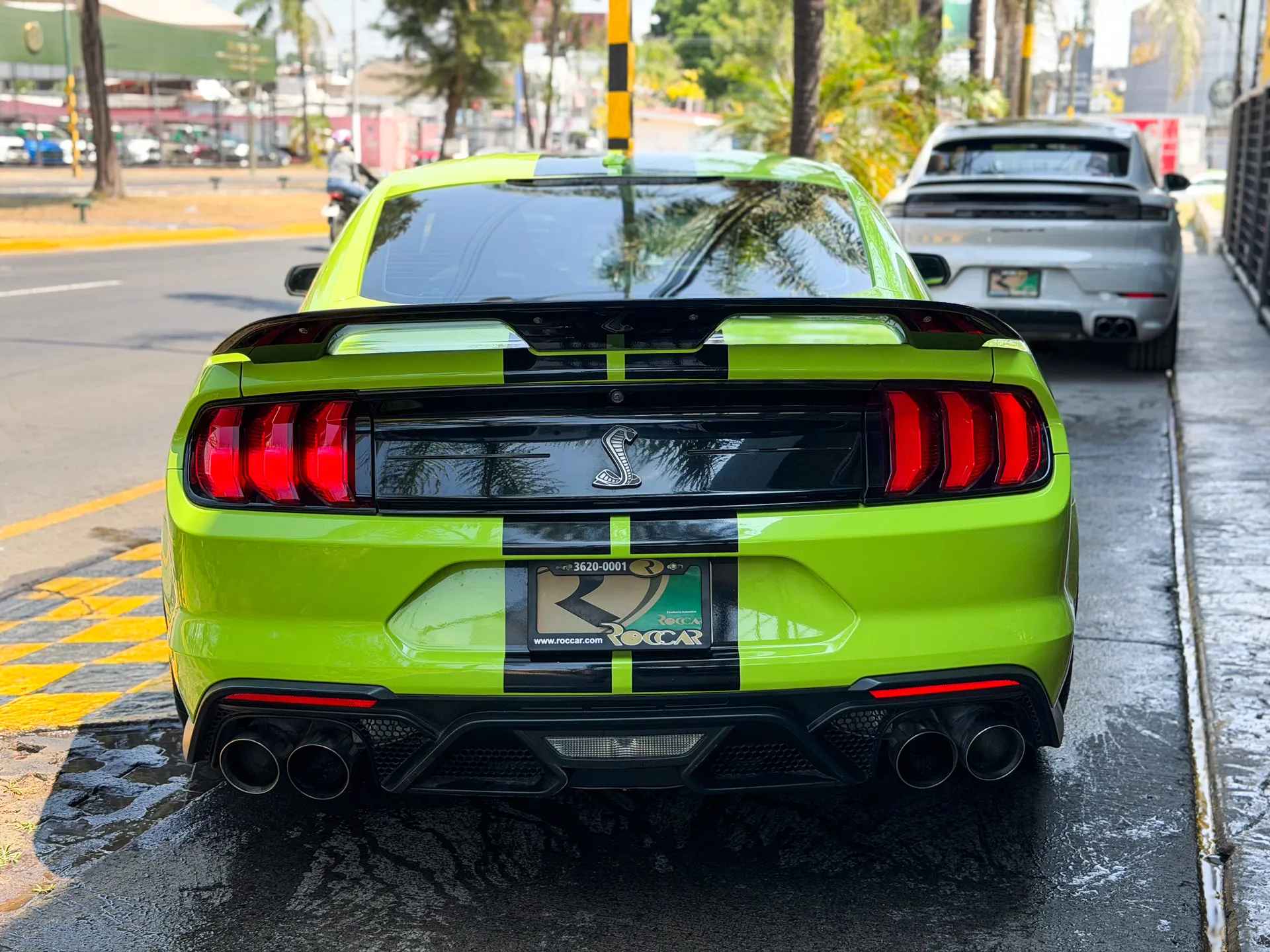 Car image 9