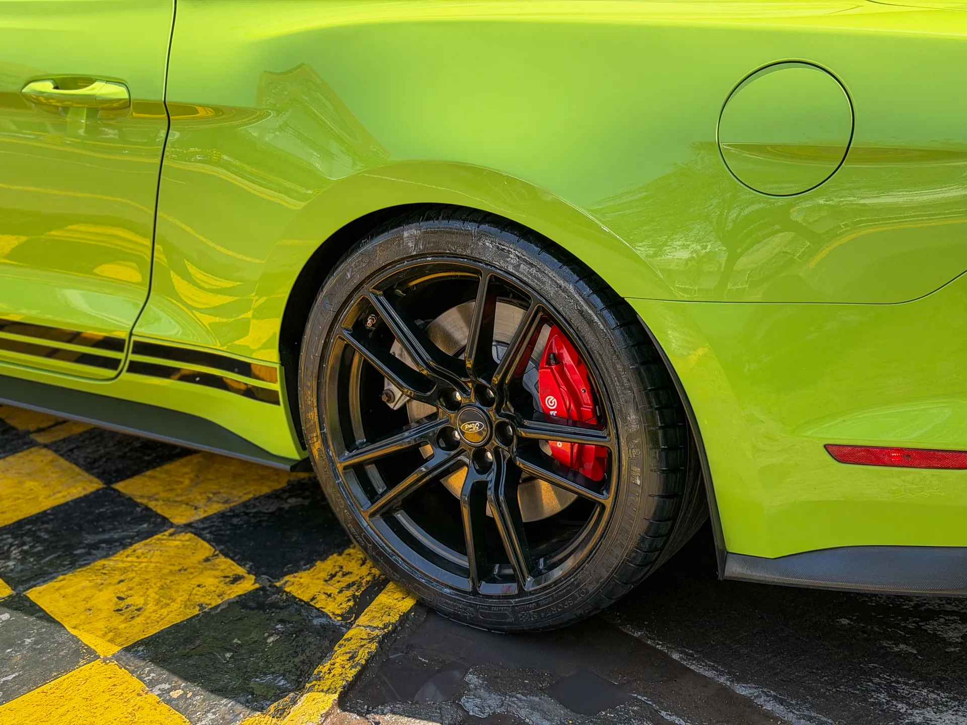 Car image 8