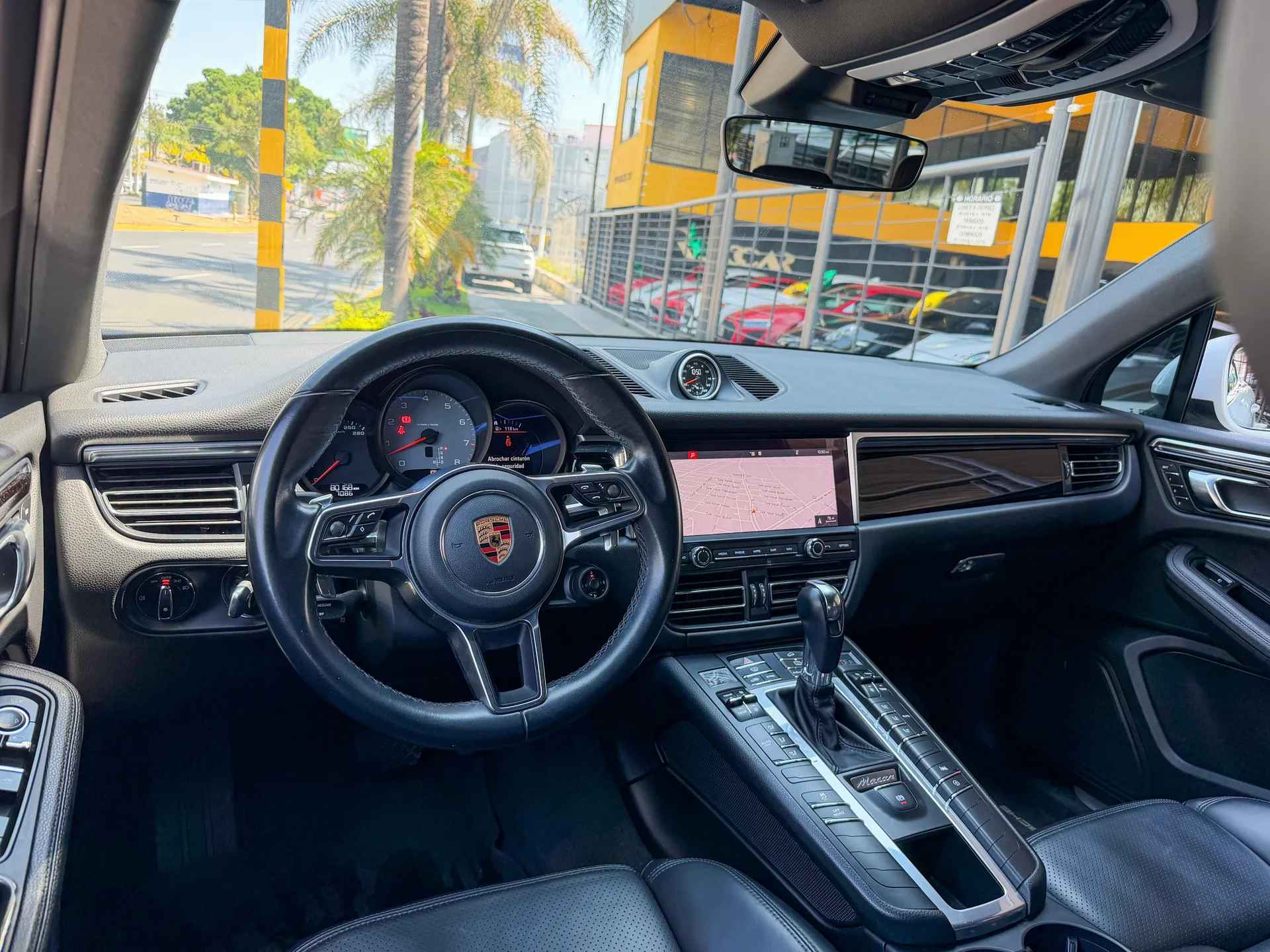 Car image 10