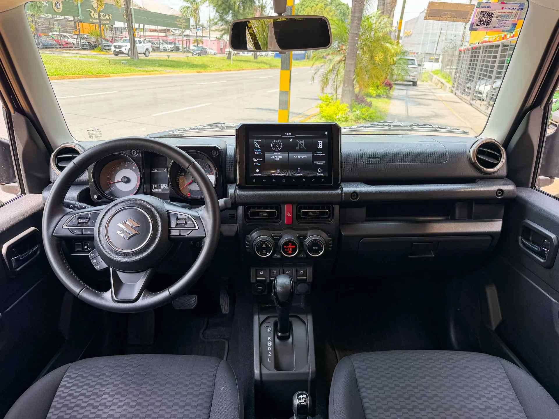 Car image 10