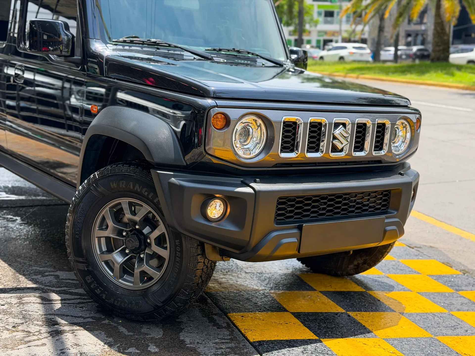 Car image 5