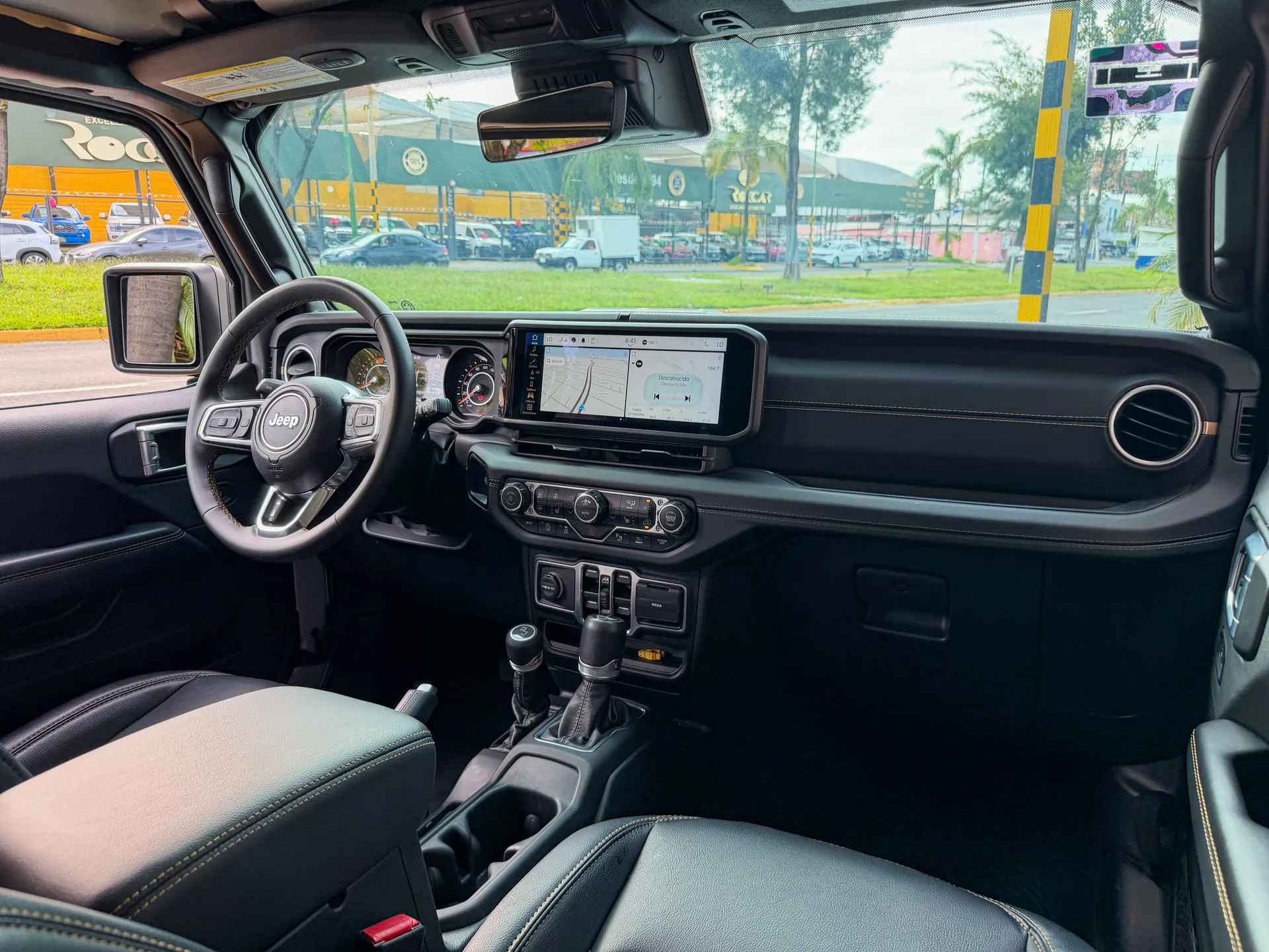 Car image 13