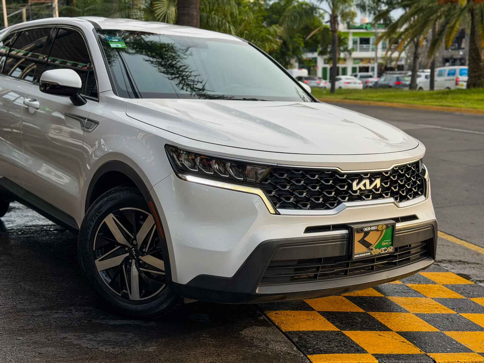 Car image 5