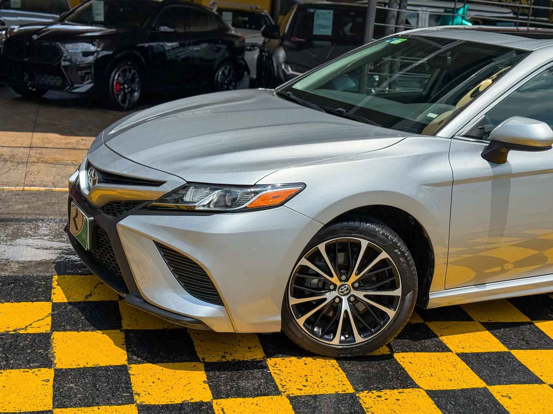 Car image 2