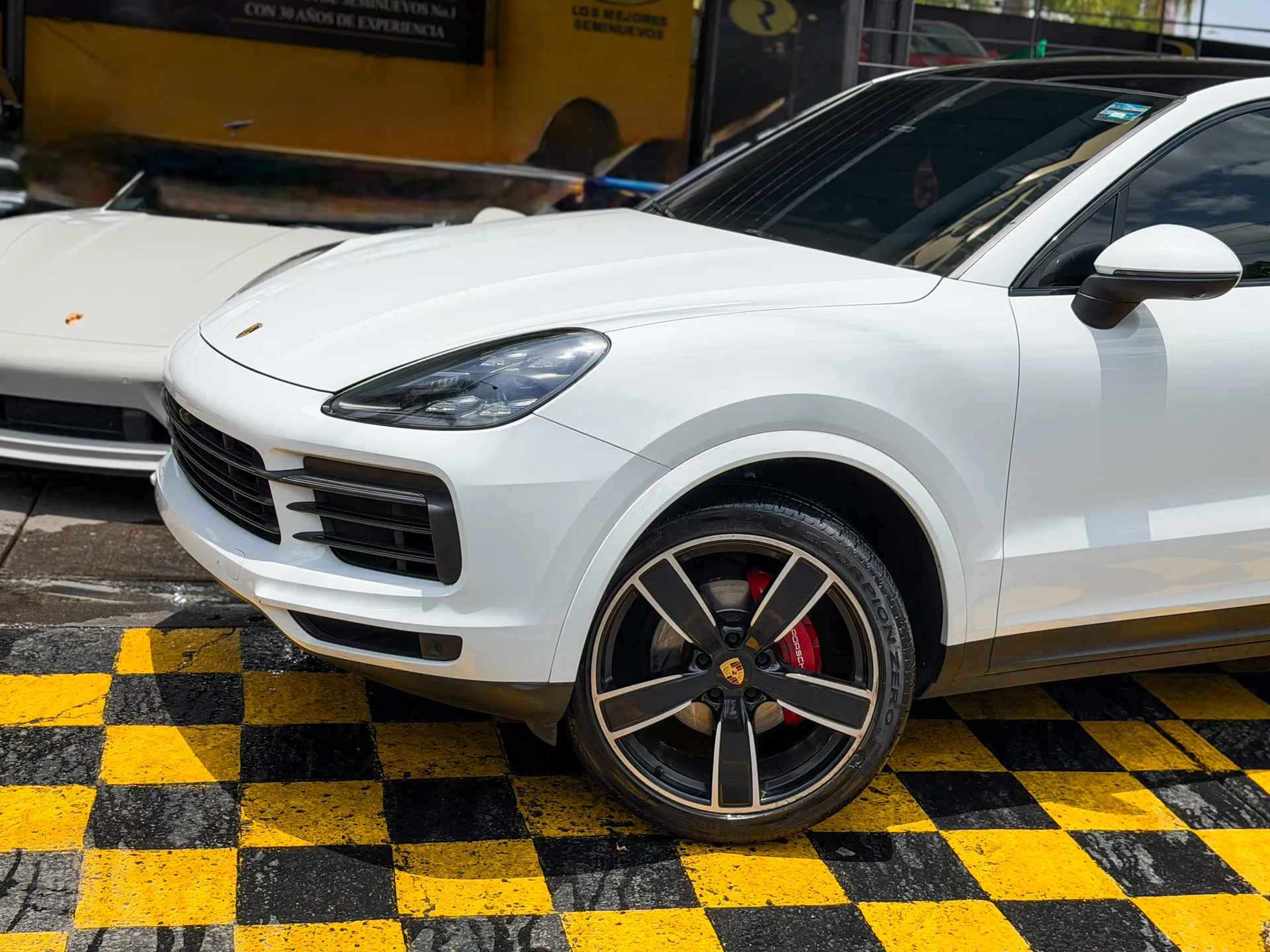 Car image 2