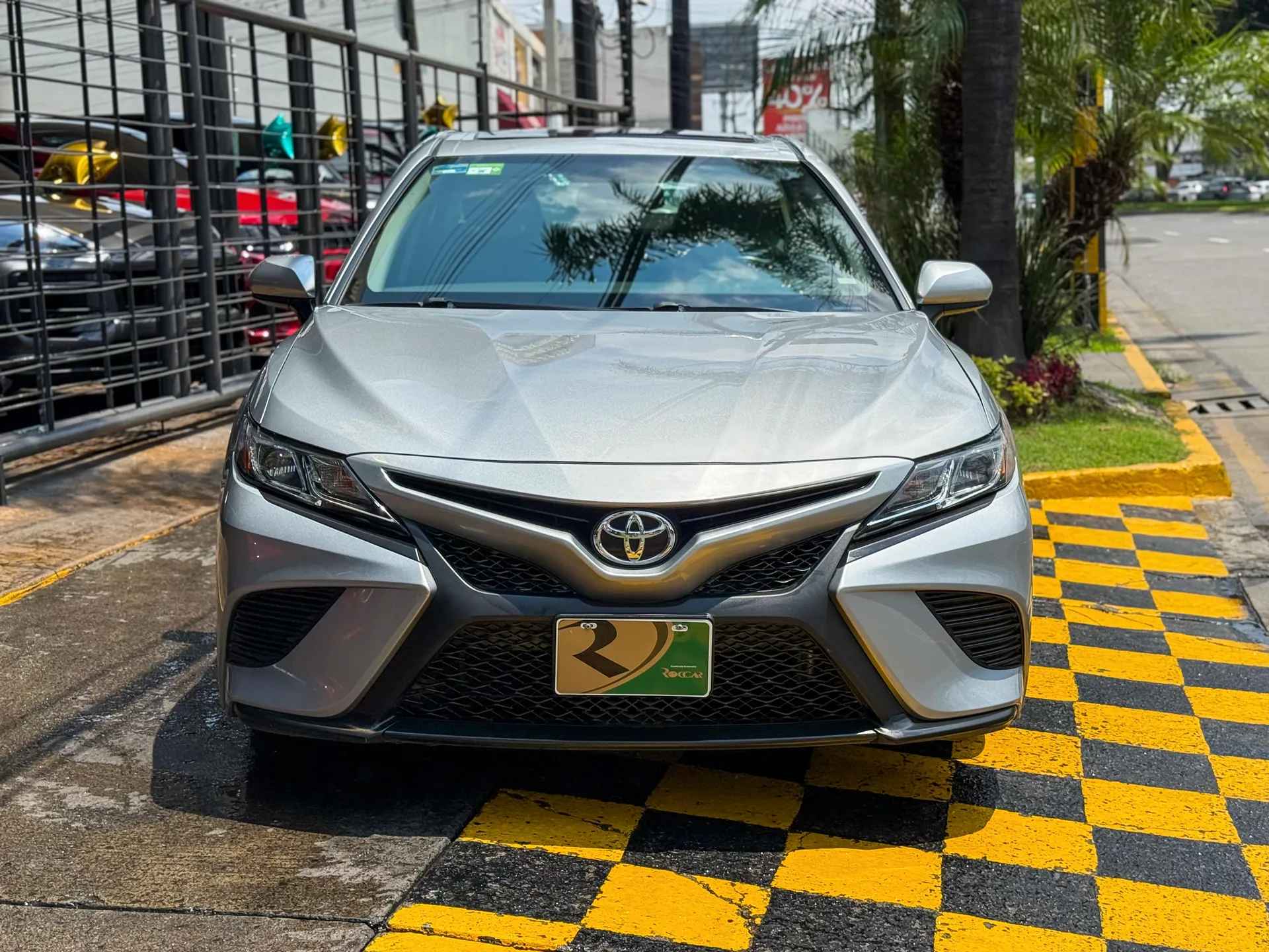 Car image 3
