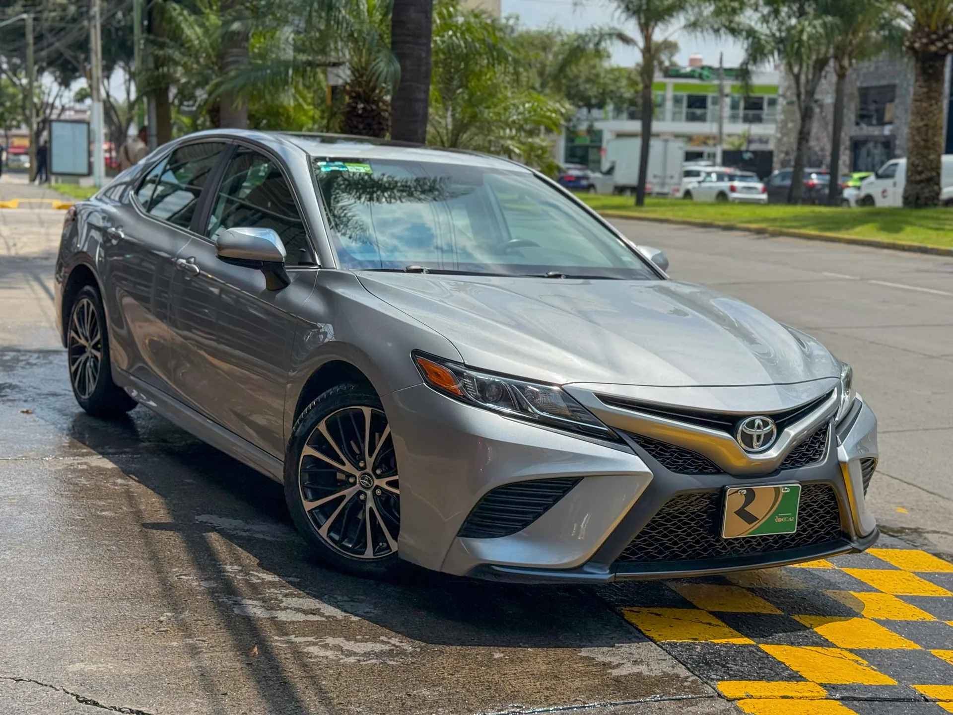 Car image 4