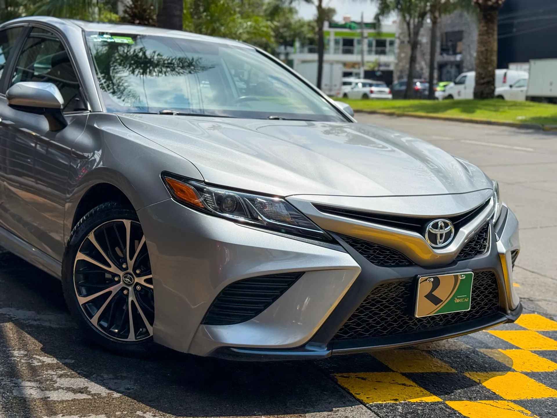 Car image 5