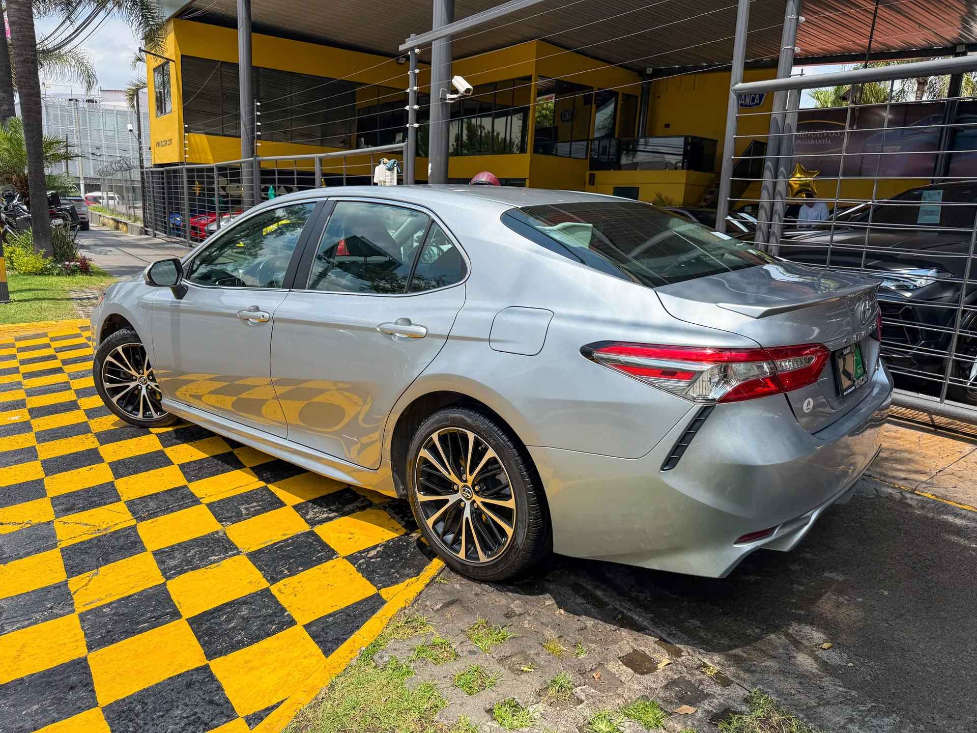 Car image 6