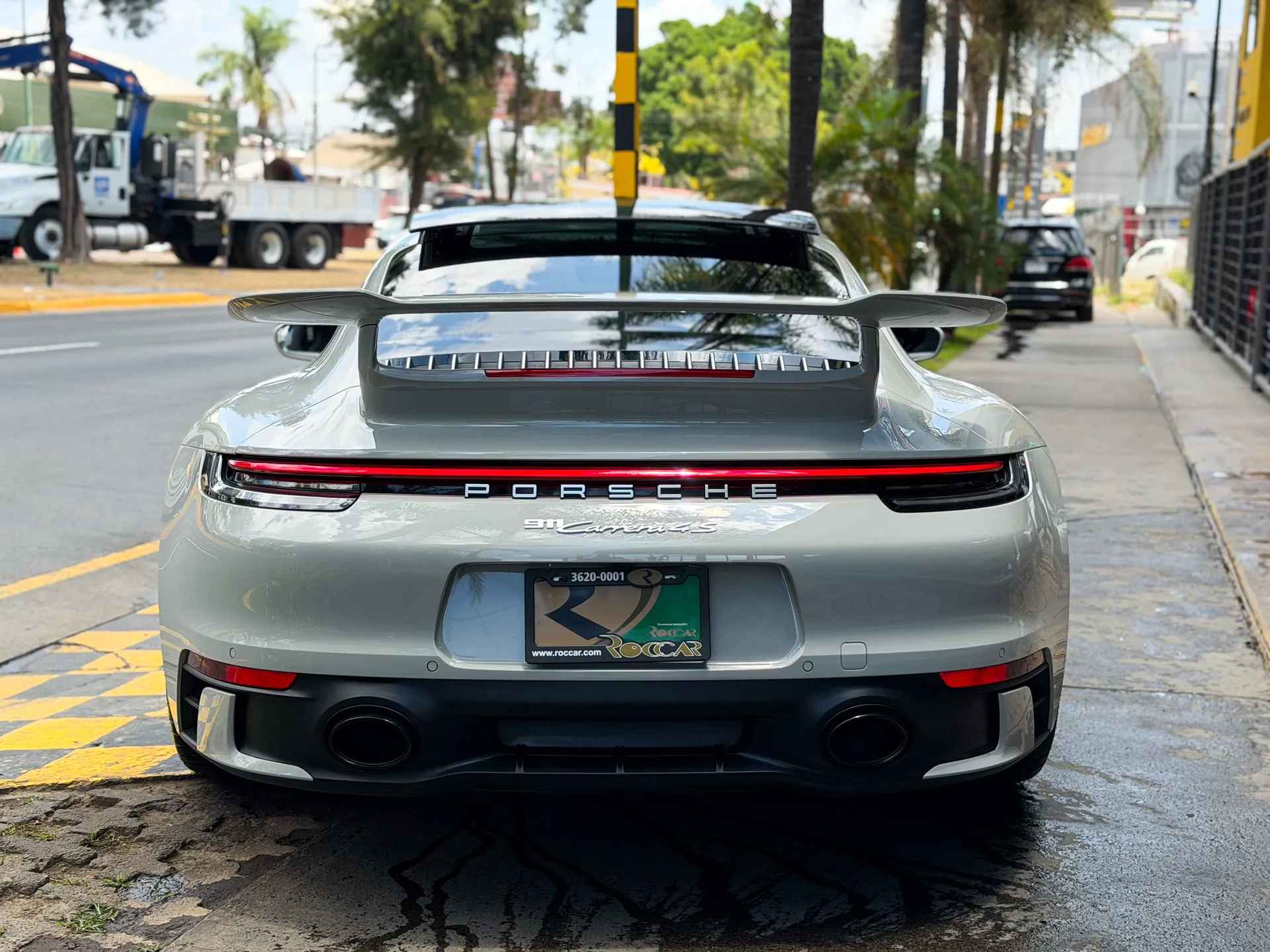 Car image 9