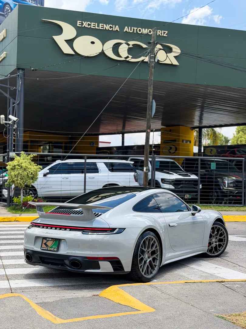 Car image 25