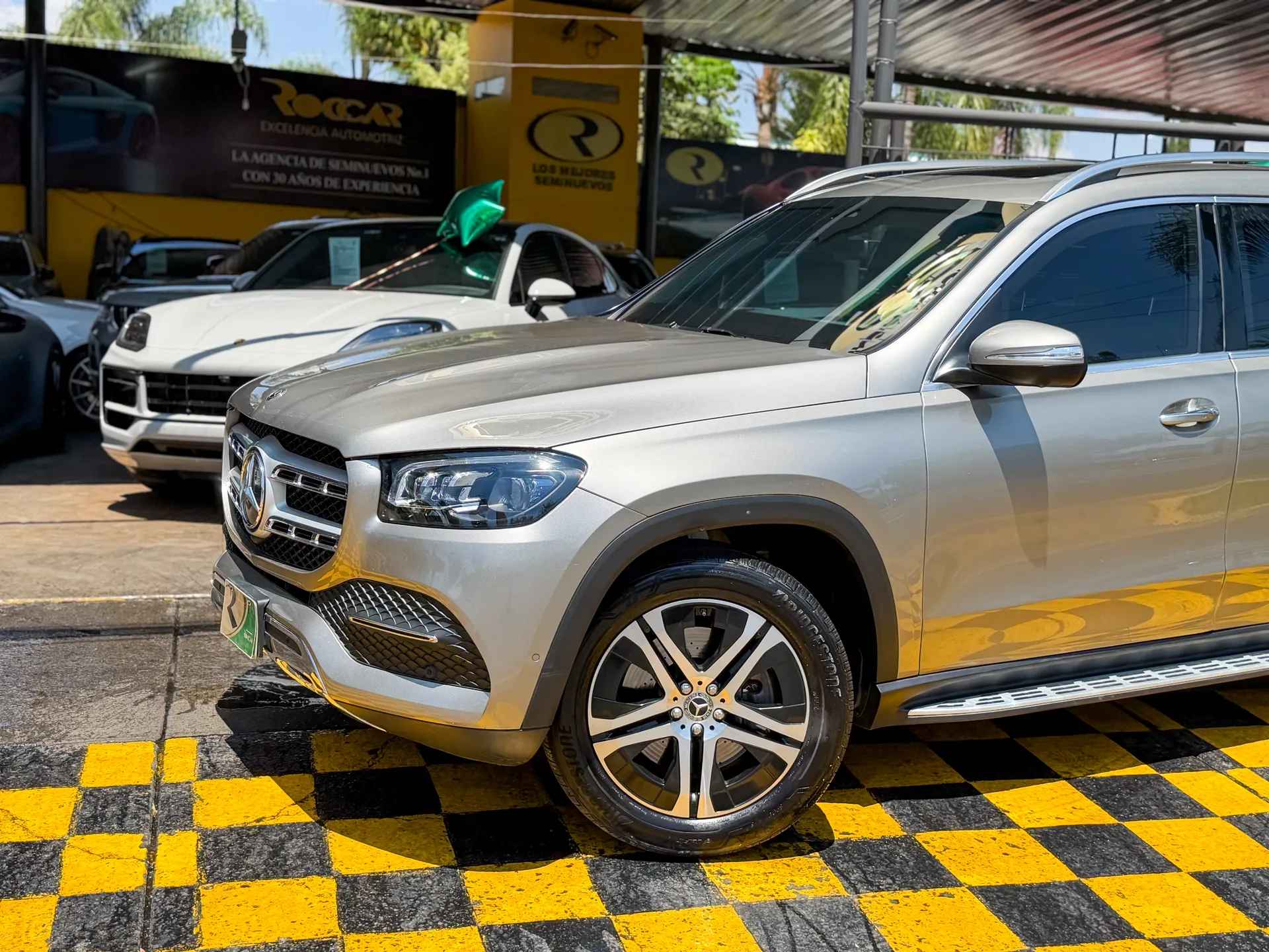 Car image 2