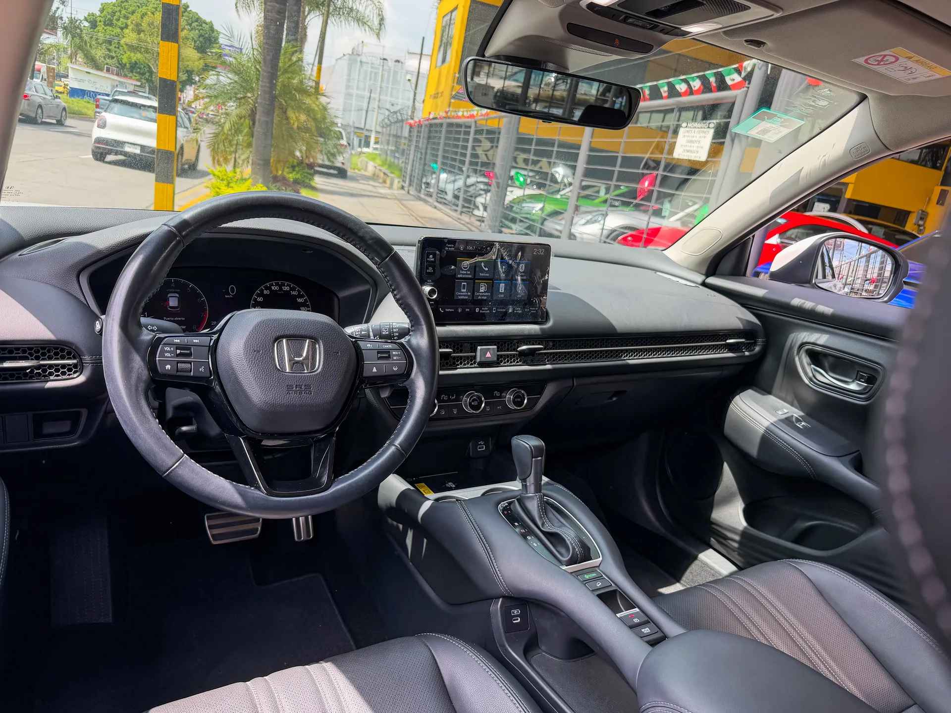 Car image 9