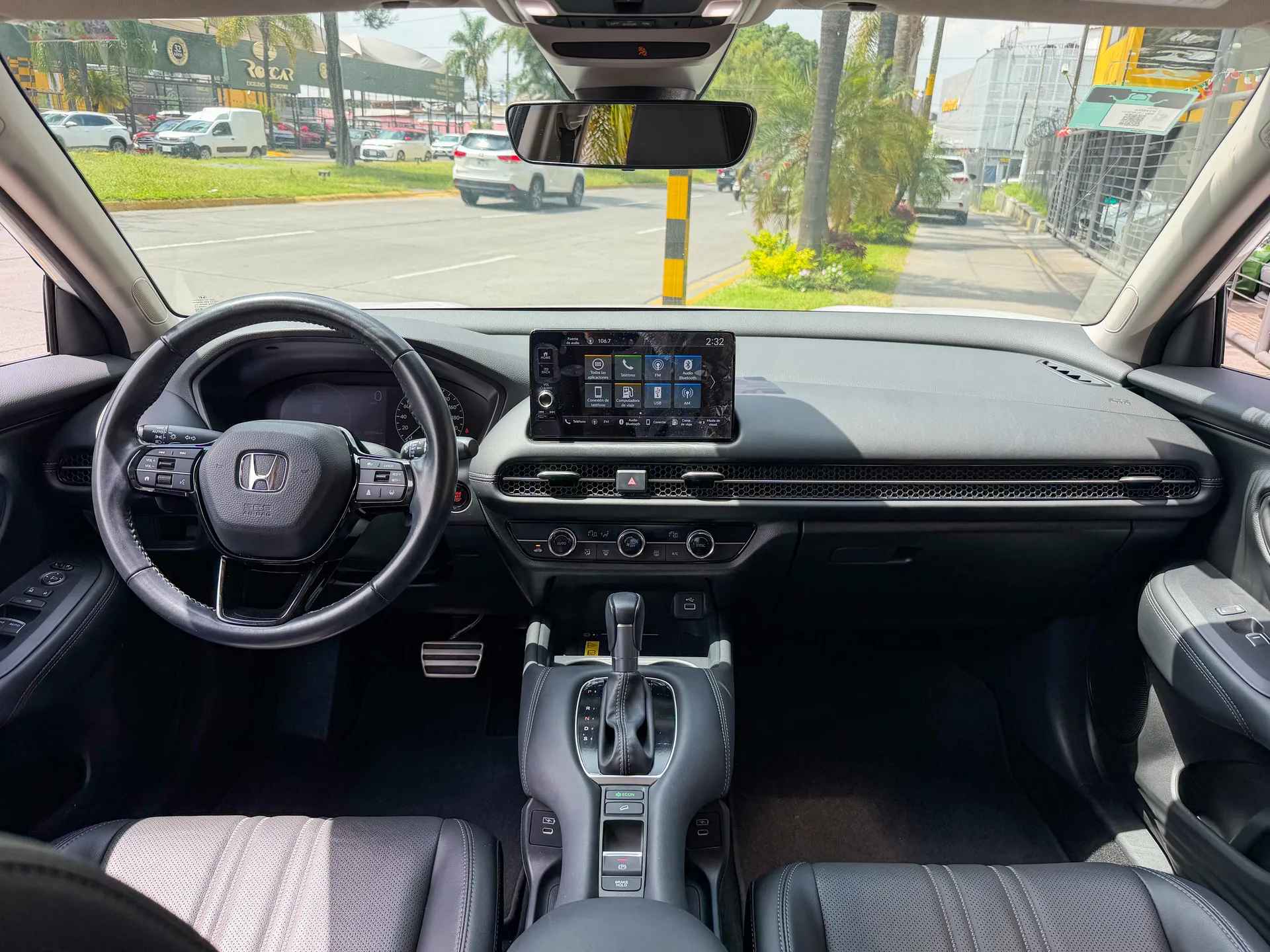 Car image 10