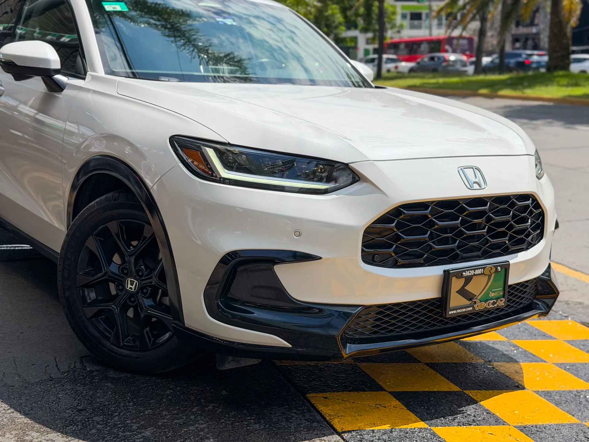 Car image 5