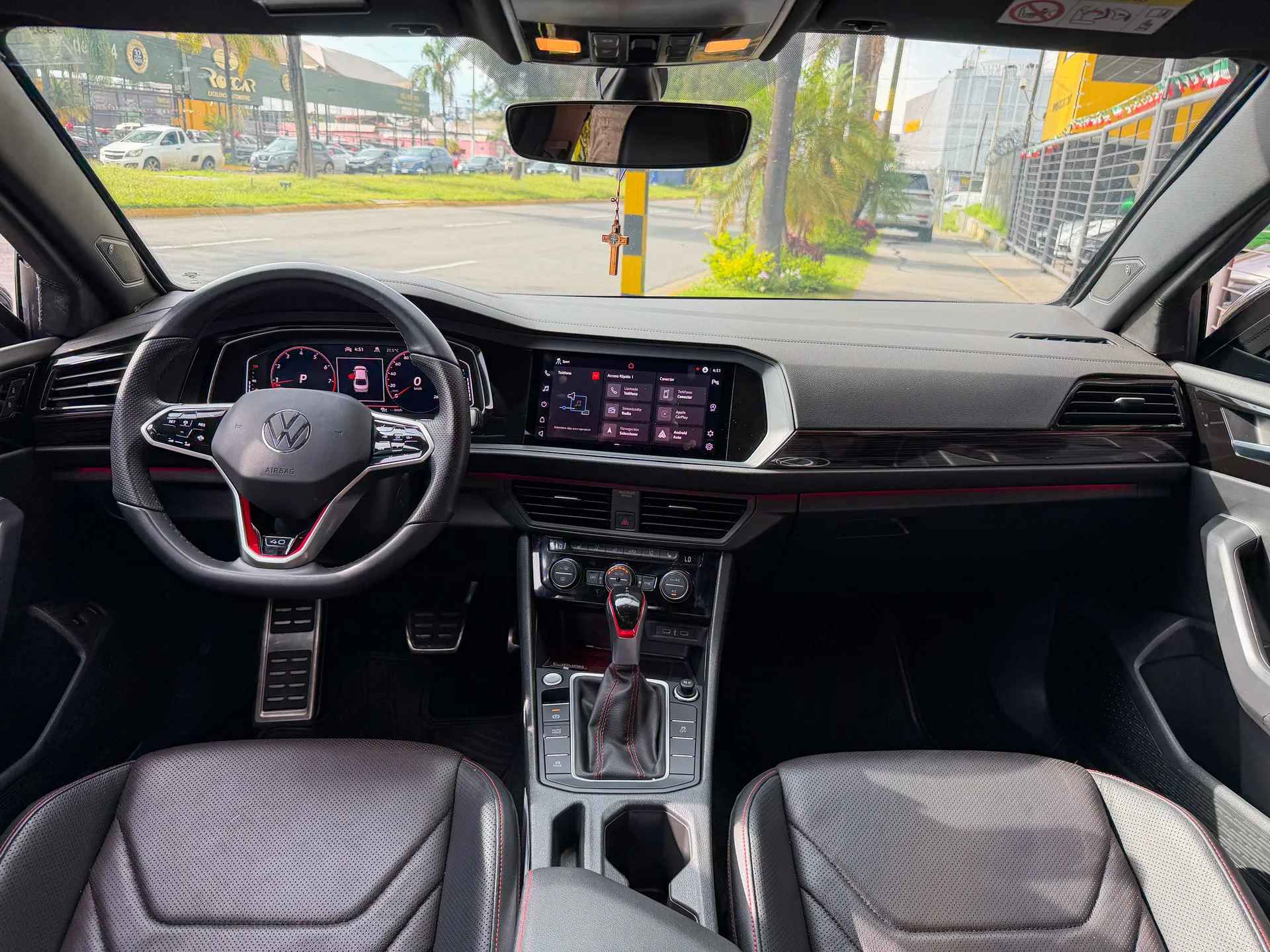 Car image 10