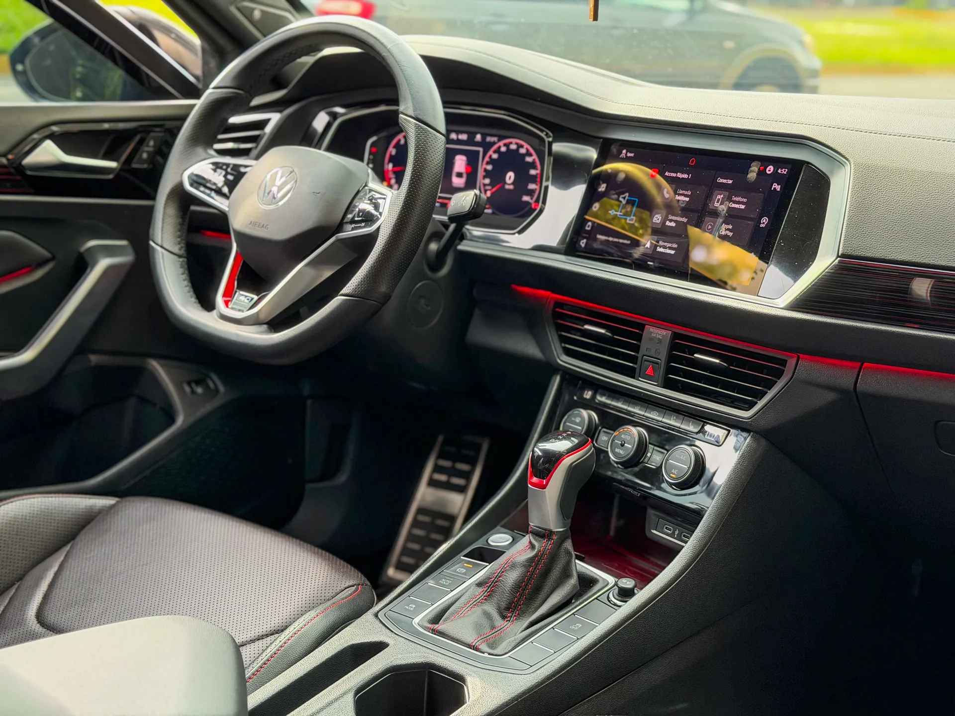 Car image 15
