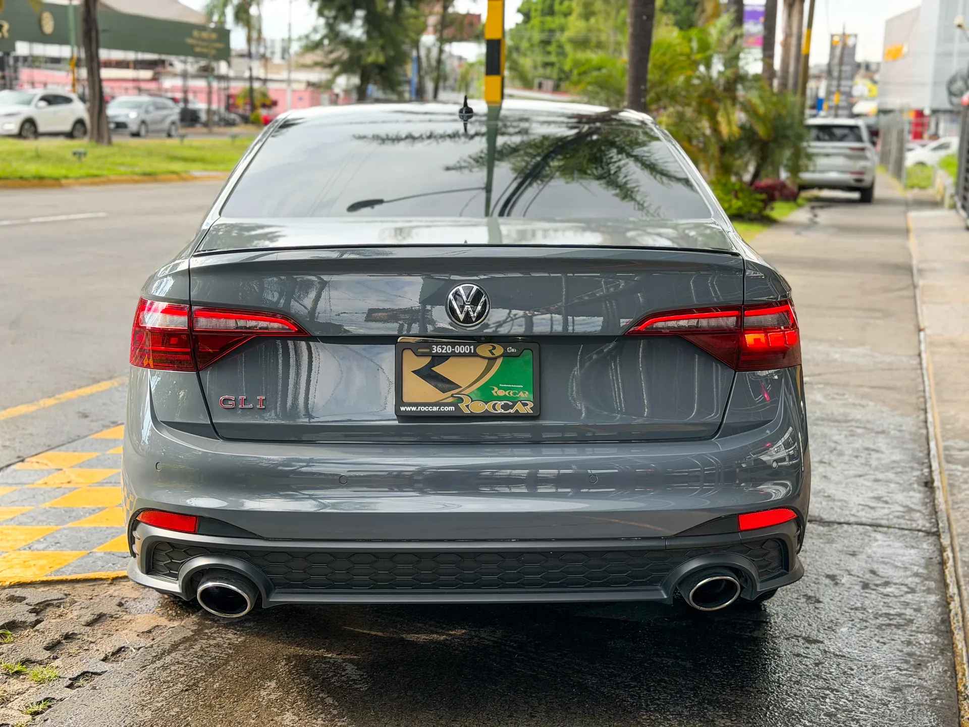 Car image 8
