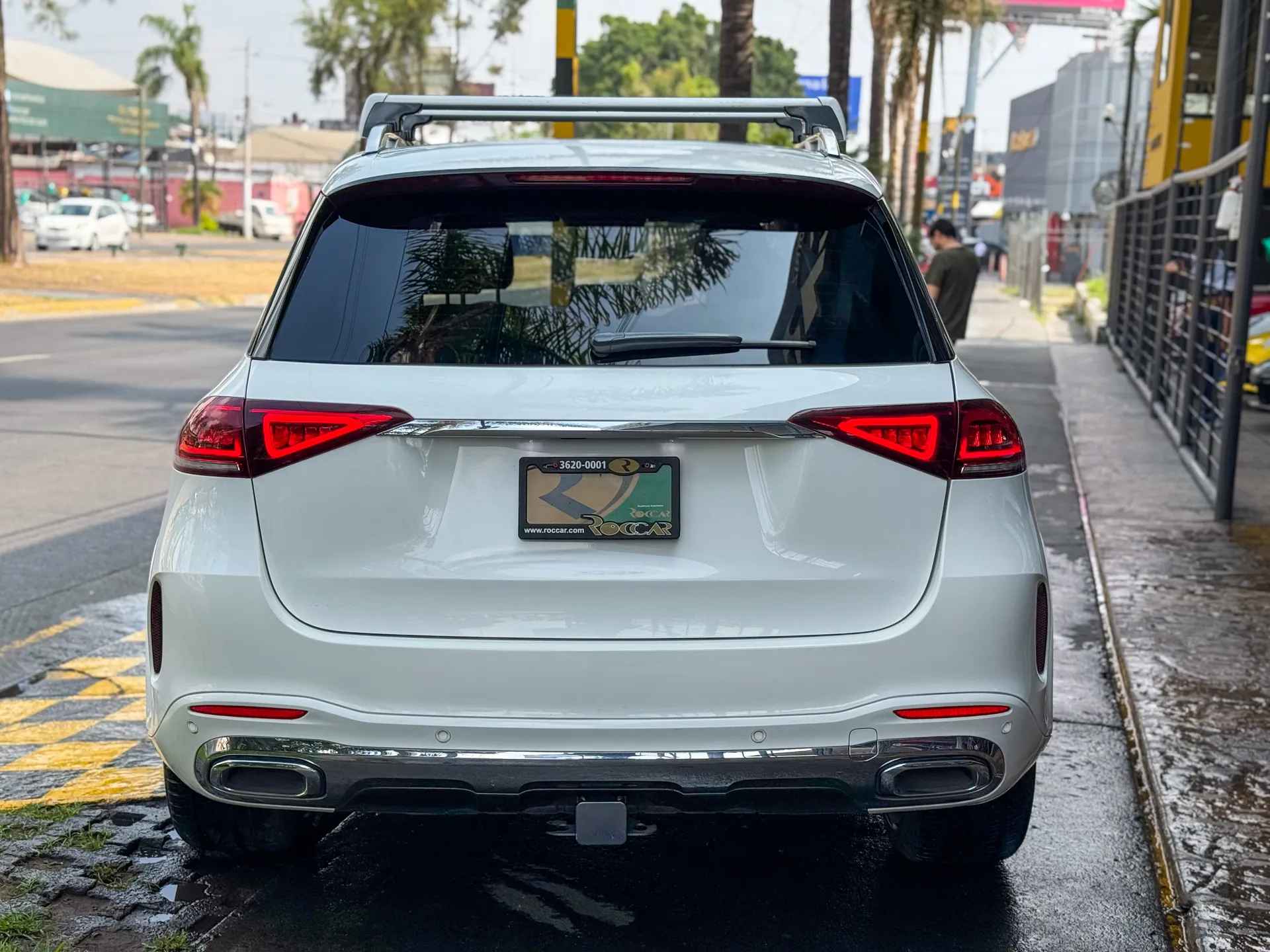 Car image 8