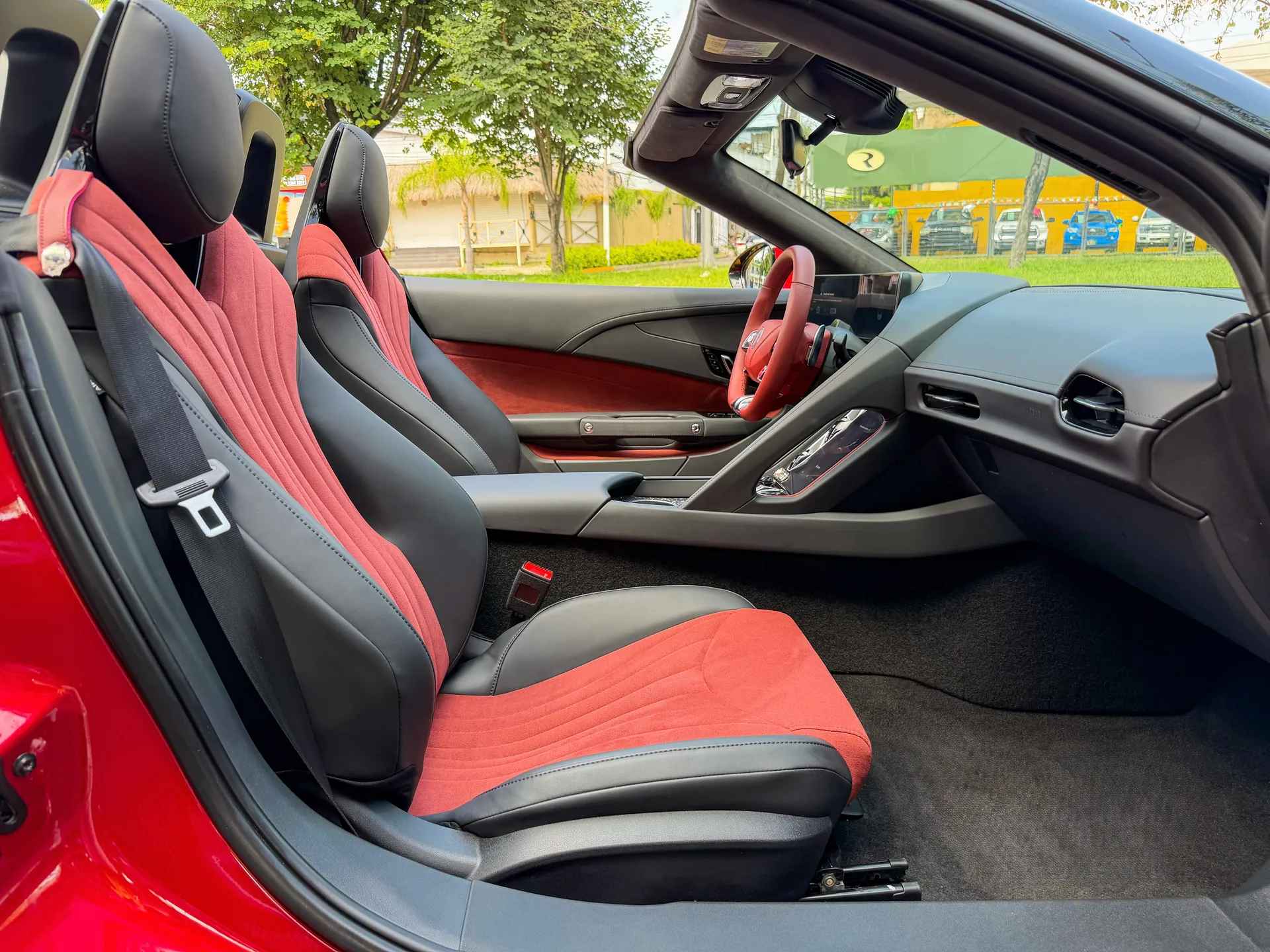 Car image 24