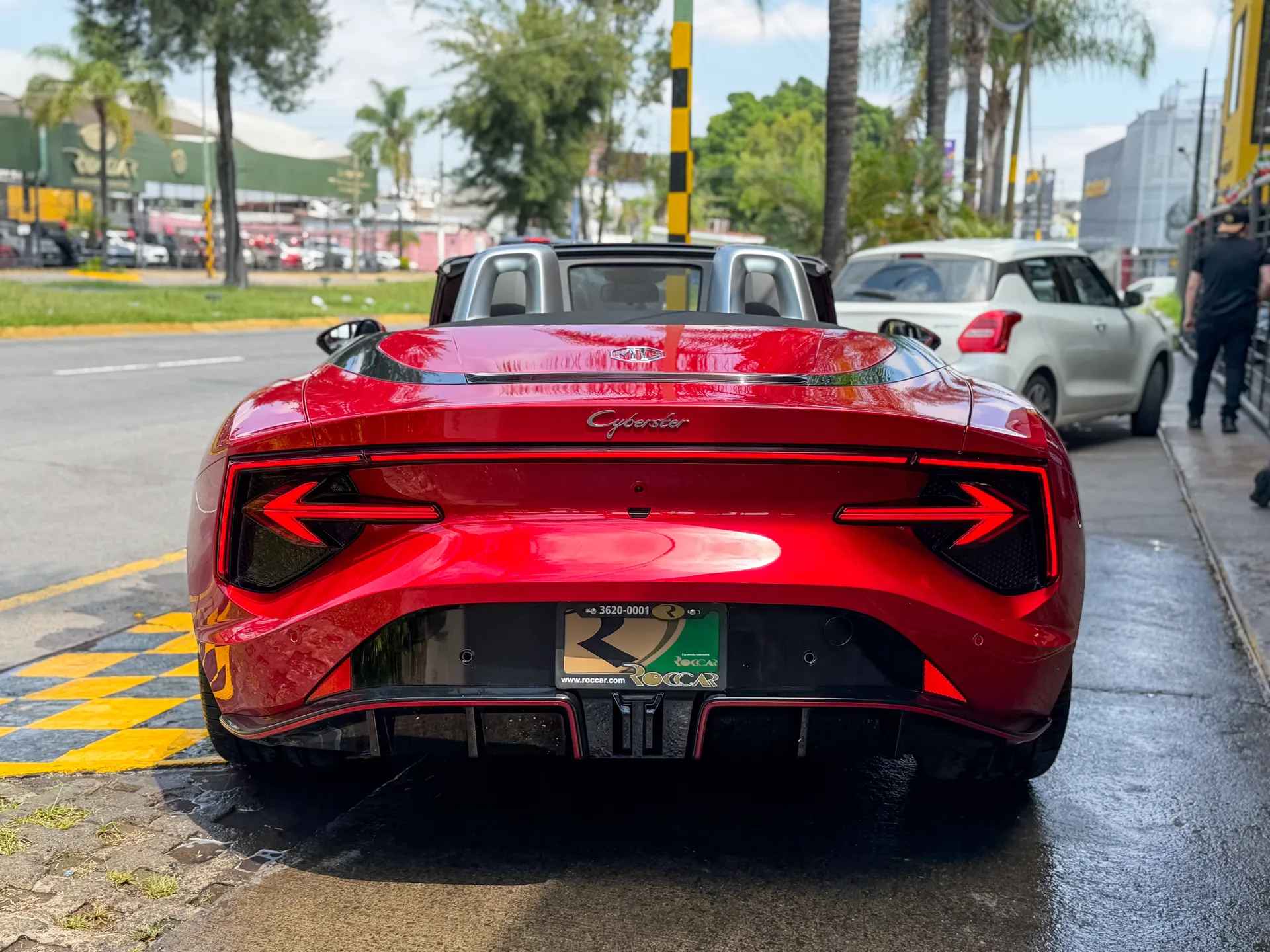Car image 12