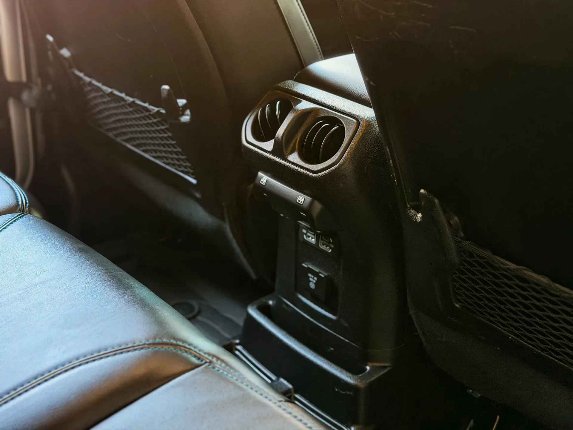 Car image 25