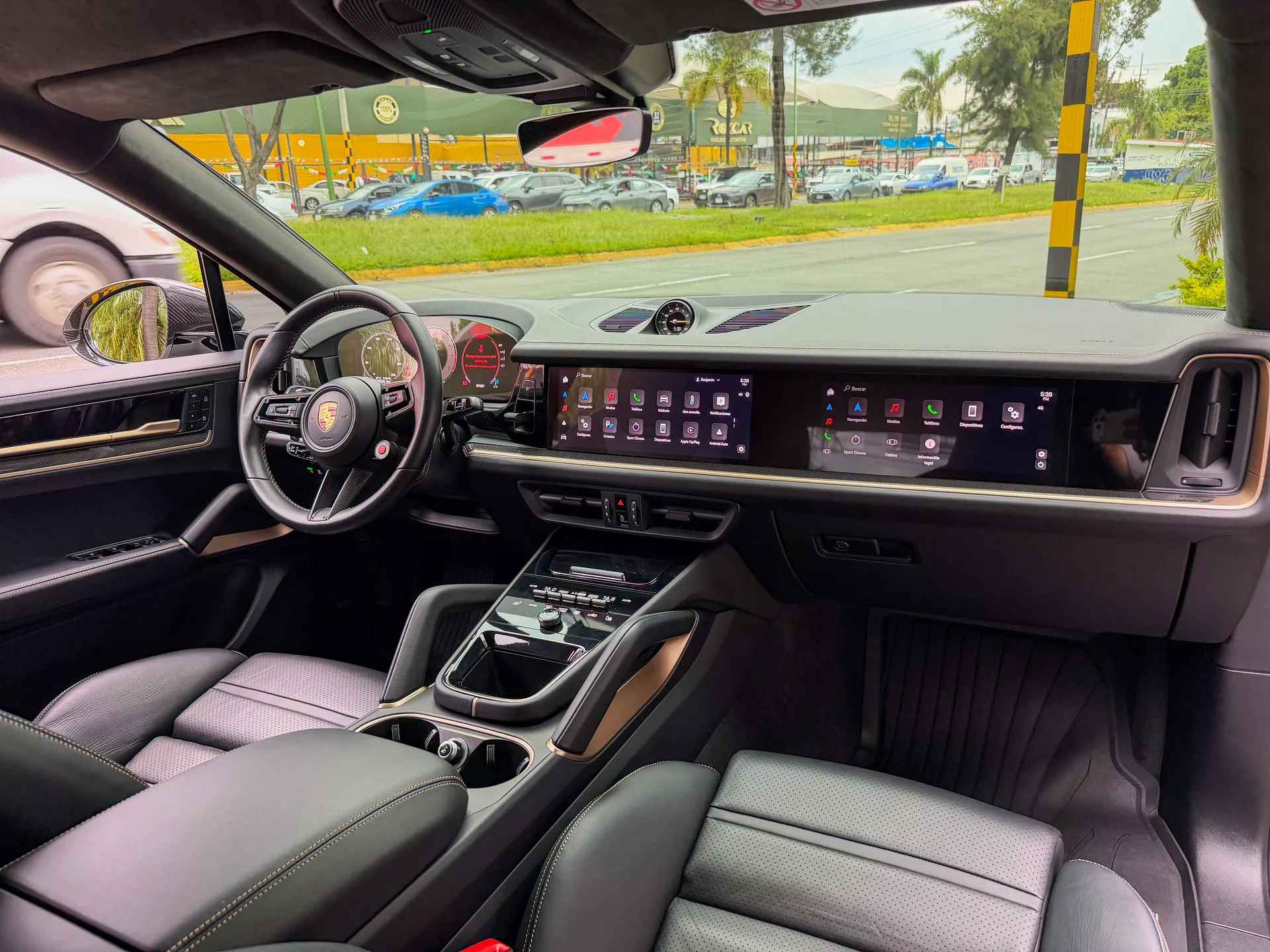 Car image 17