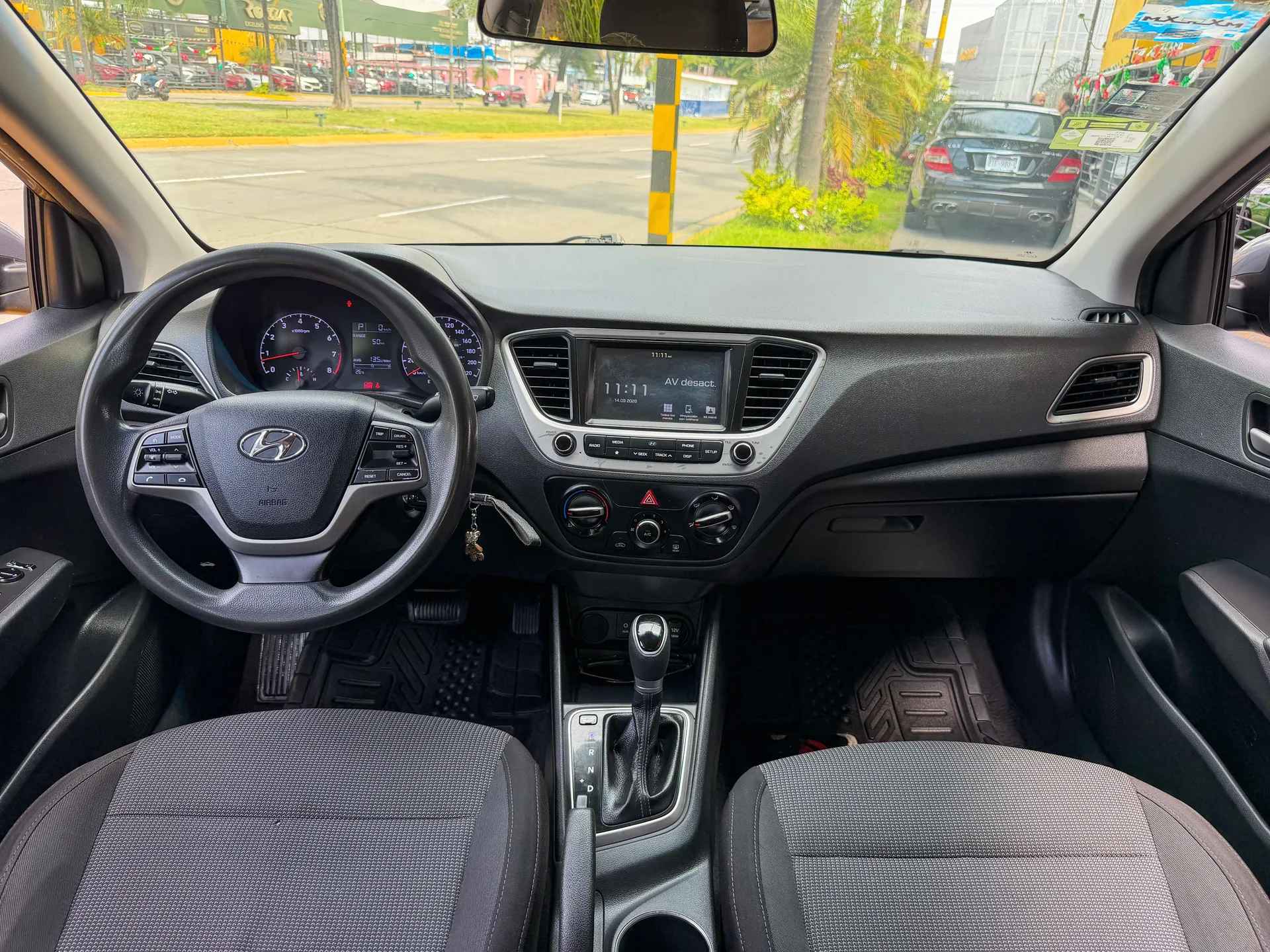Car image 9