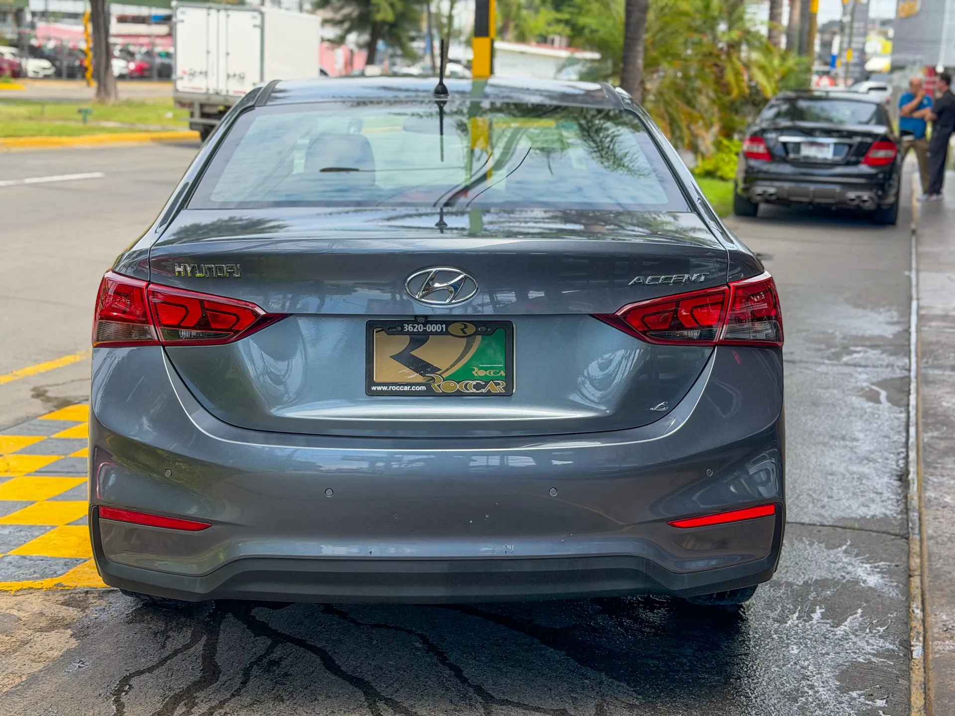 Car image 8