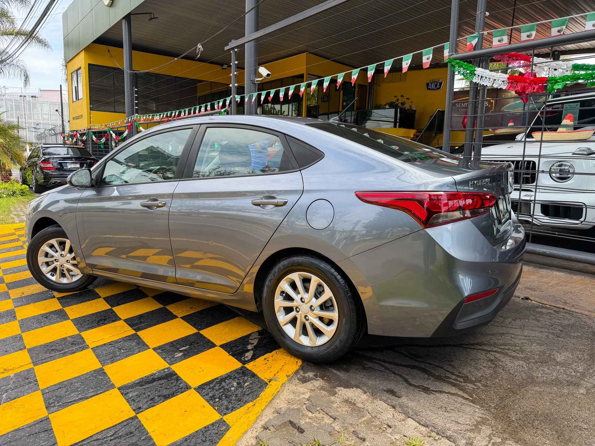 Car image 6