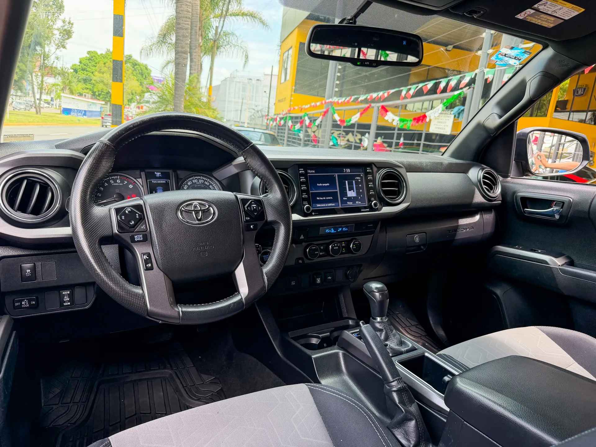 Car image 9