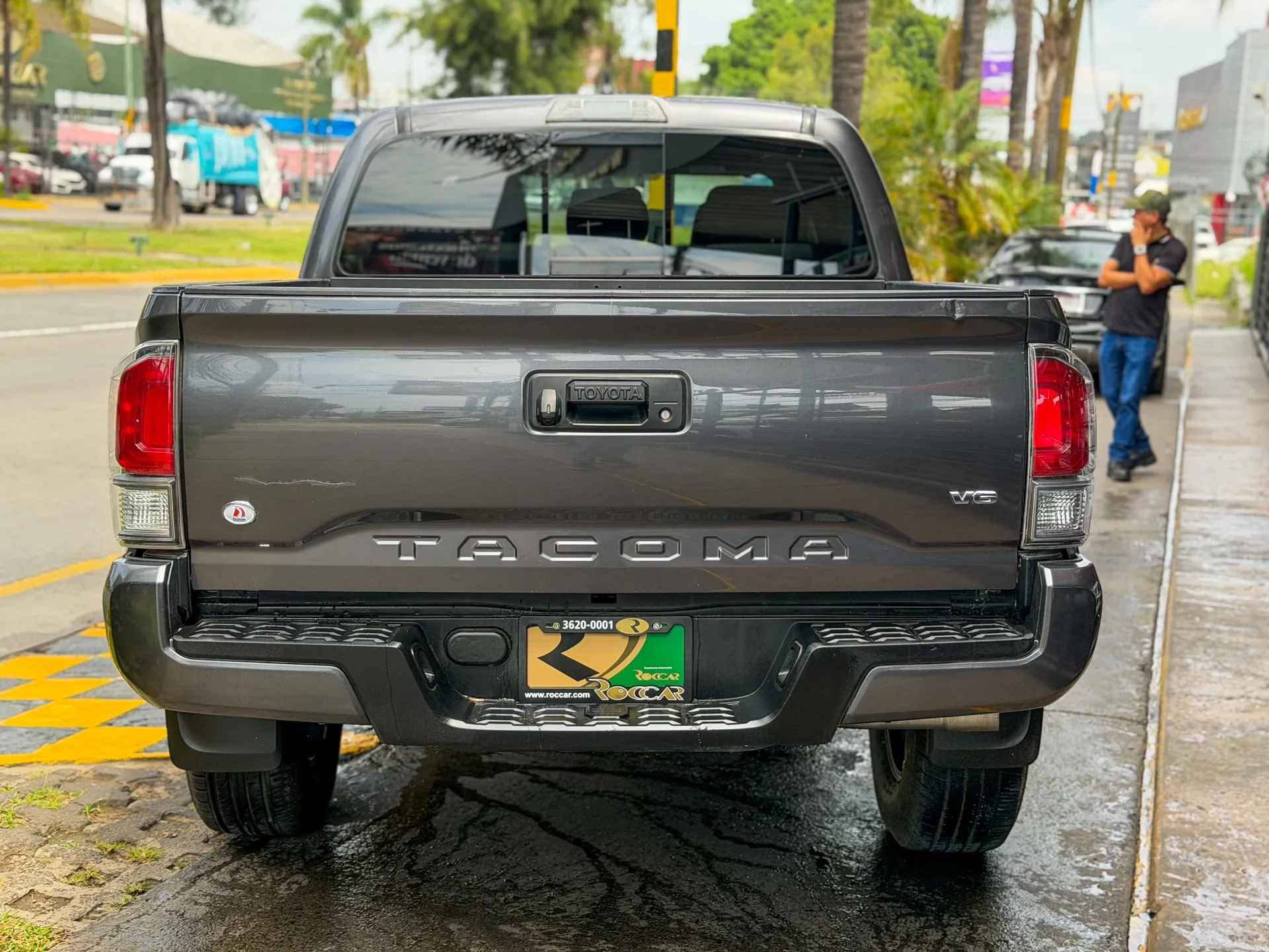 Car image 8