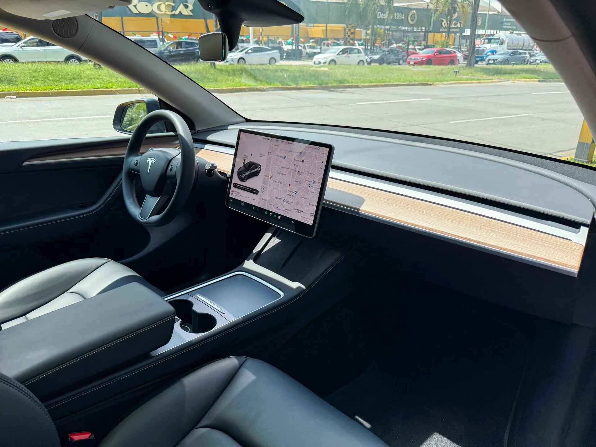 Car image 13