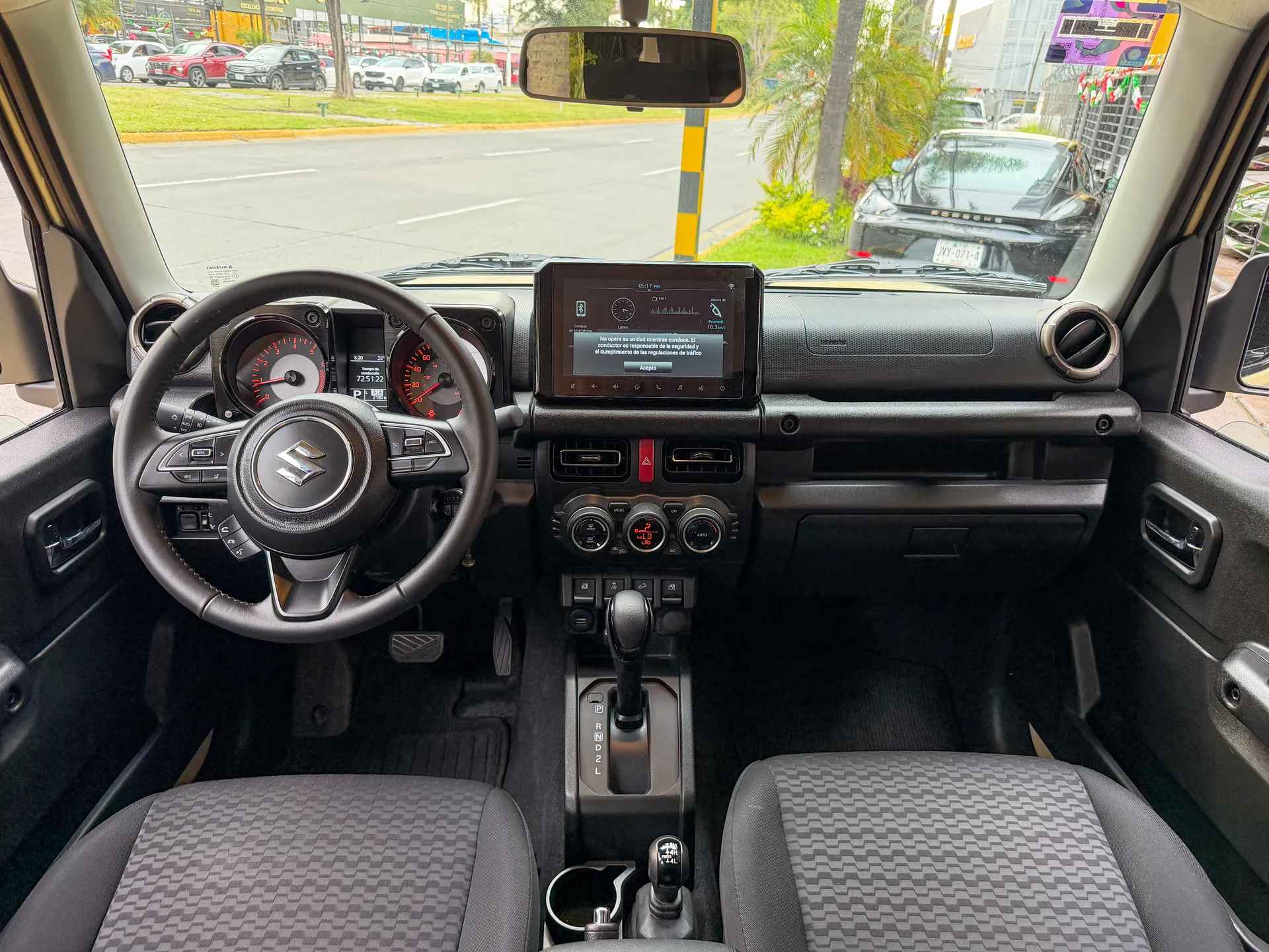 Car image 10