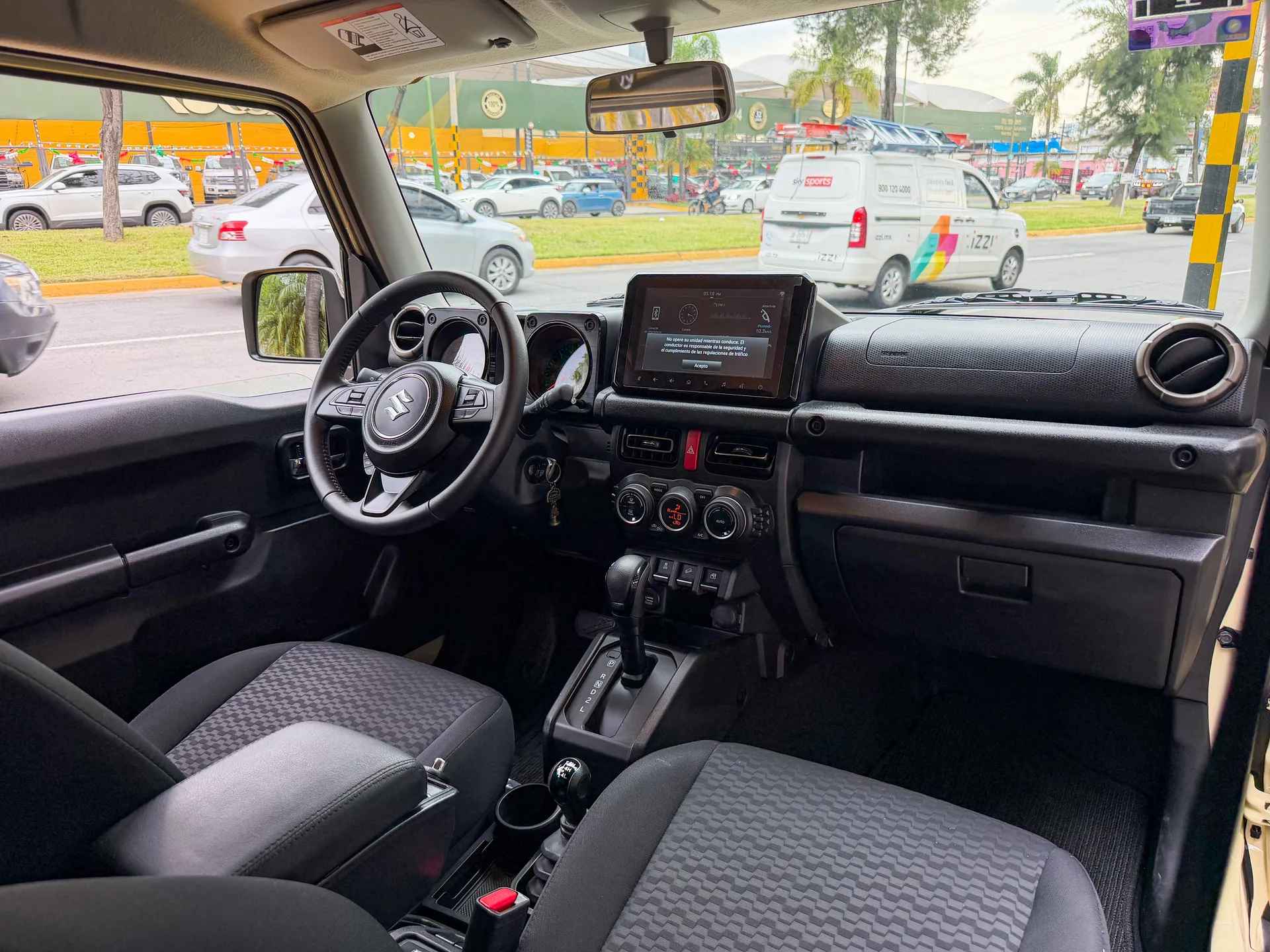 Car image 13