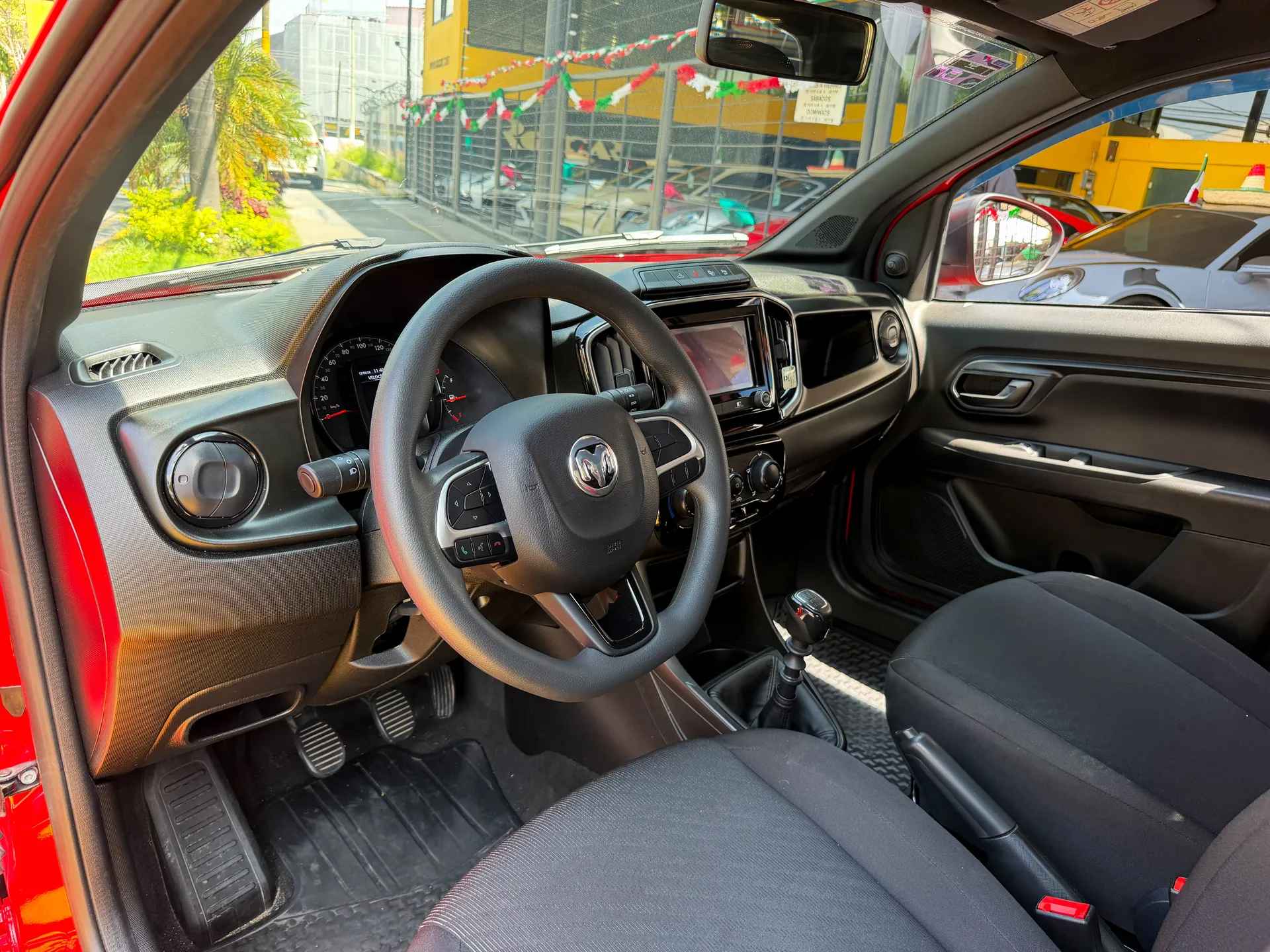 Car image 10