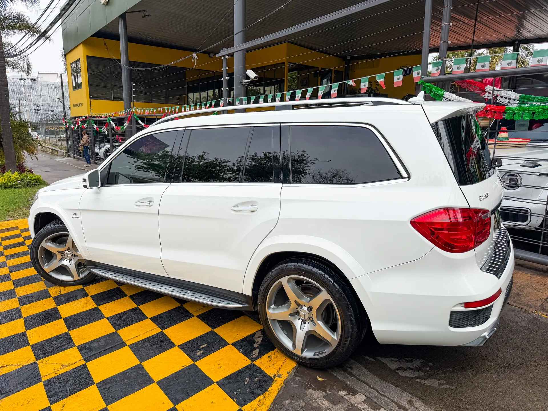 Car image 6