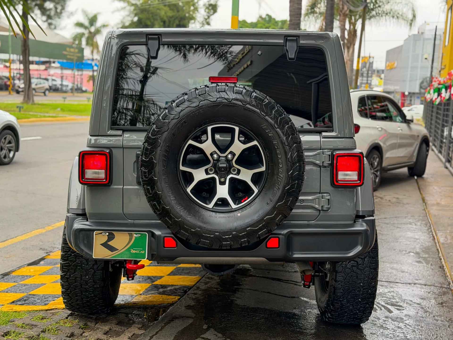 Car image 8