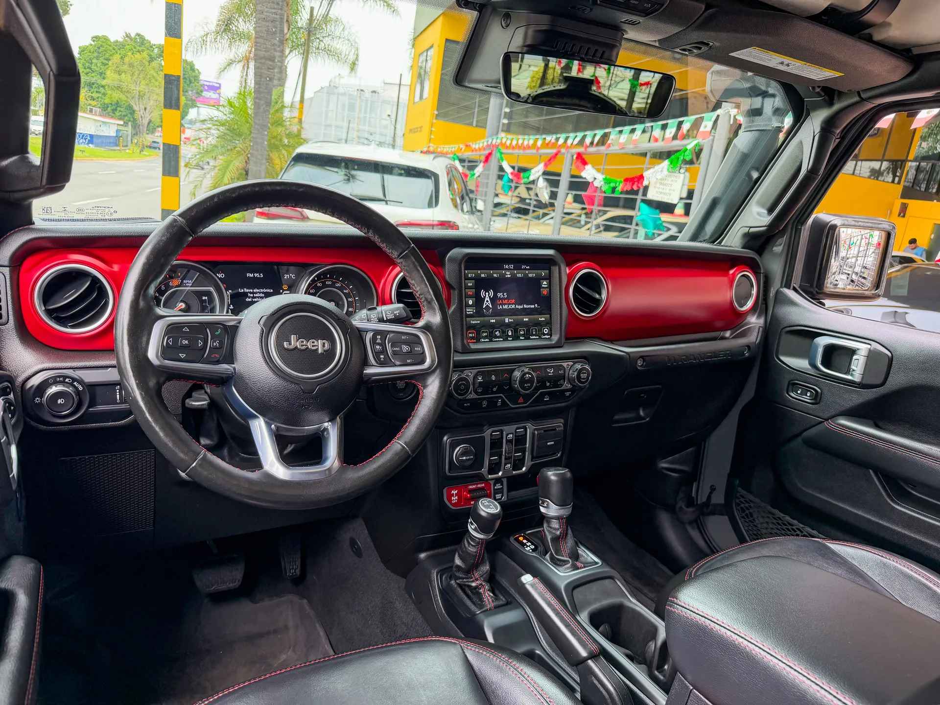 Car image 9